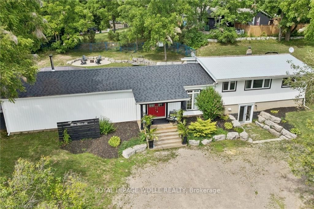 647 Brant Waterloo Road, North Dumfries, ON N0B 1E0