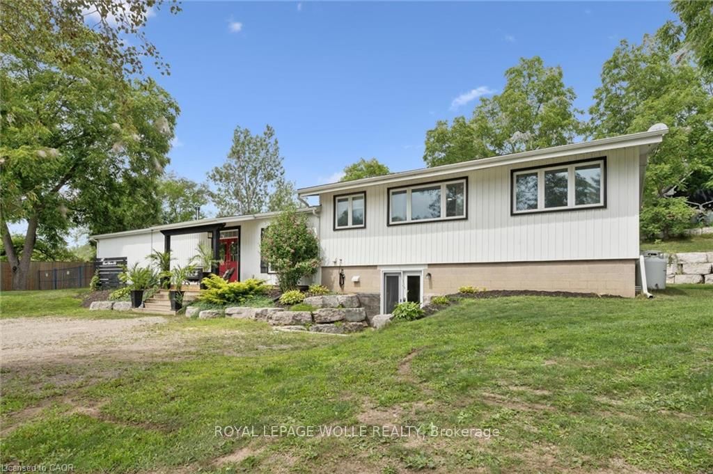 647 Brant Waterloo Road, North Dumfries, ON N0B 1E0 photo 2