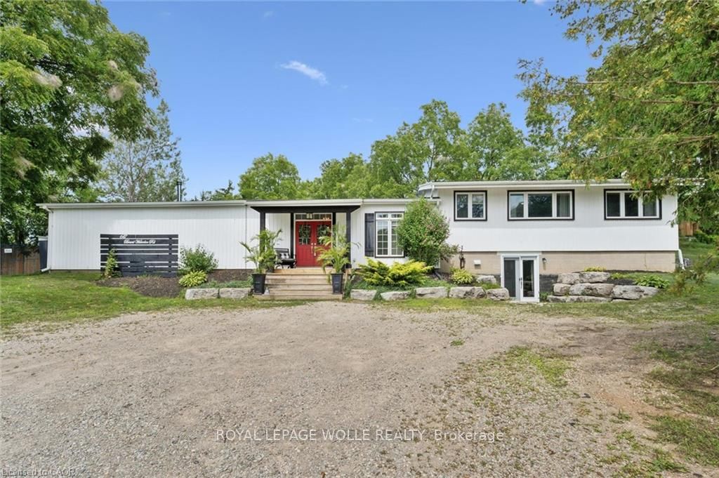 647 Brant Waterloo Road, North Dumfries, ON N0B 1E0 photo 3