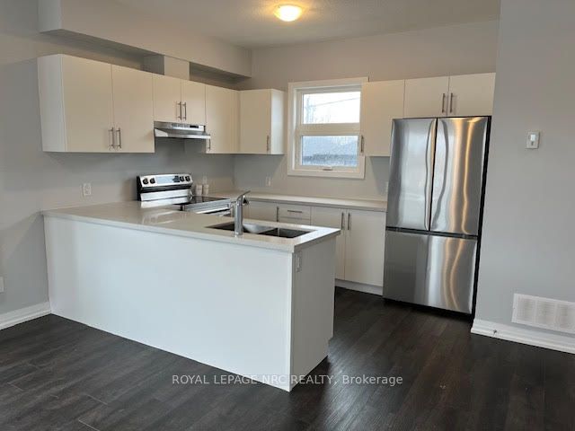 6705 Cropp Street 104, Niagara Falls, ON L2E 0C1 photo 5