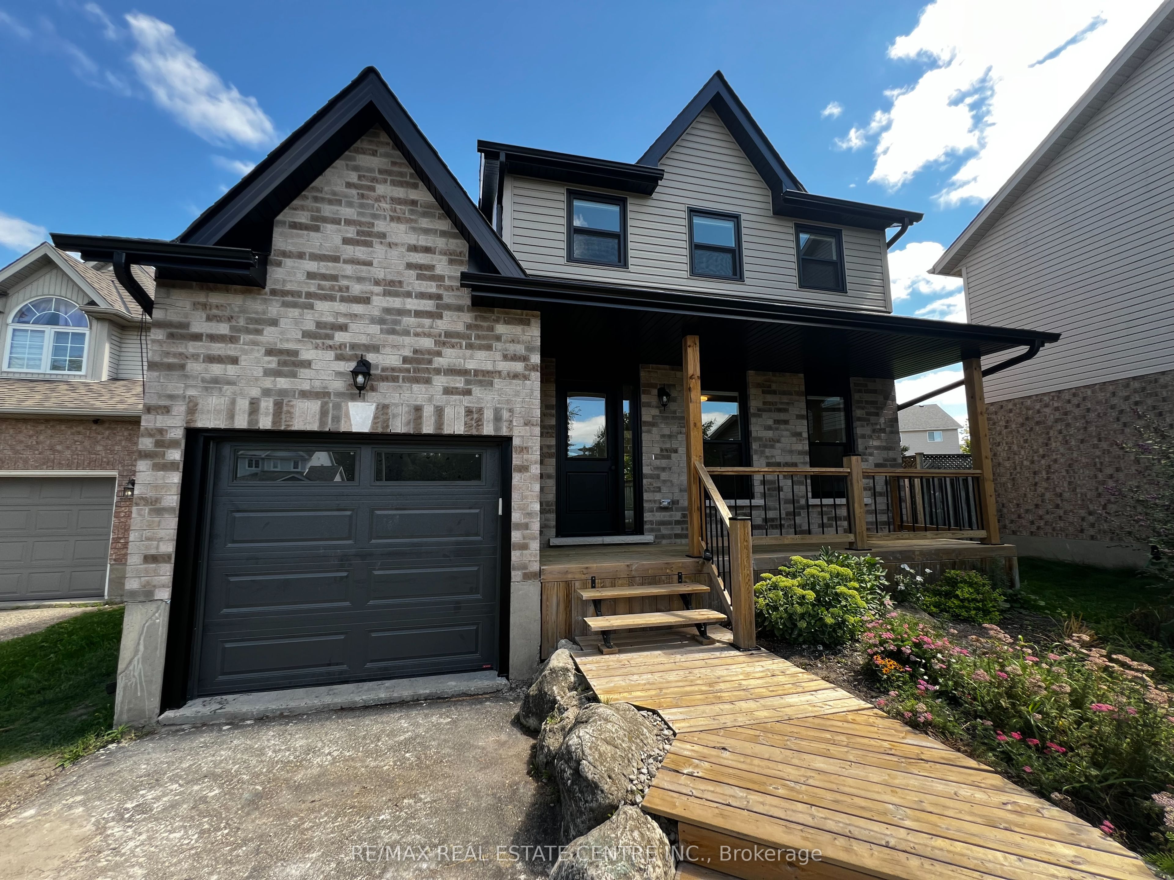 716 Russel Court, Shelburne, ON L9V 3P4 photo 2