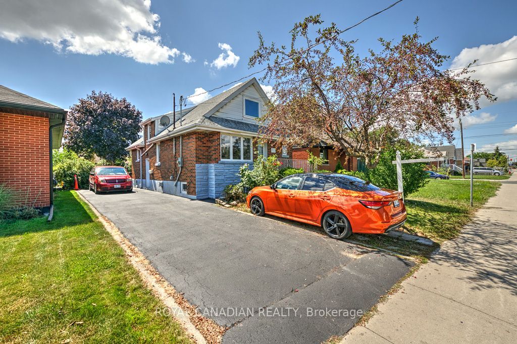 974 Queensdale Avenue E, Hamilton, ON L8T 1H7 photo 3