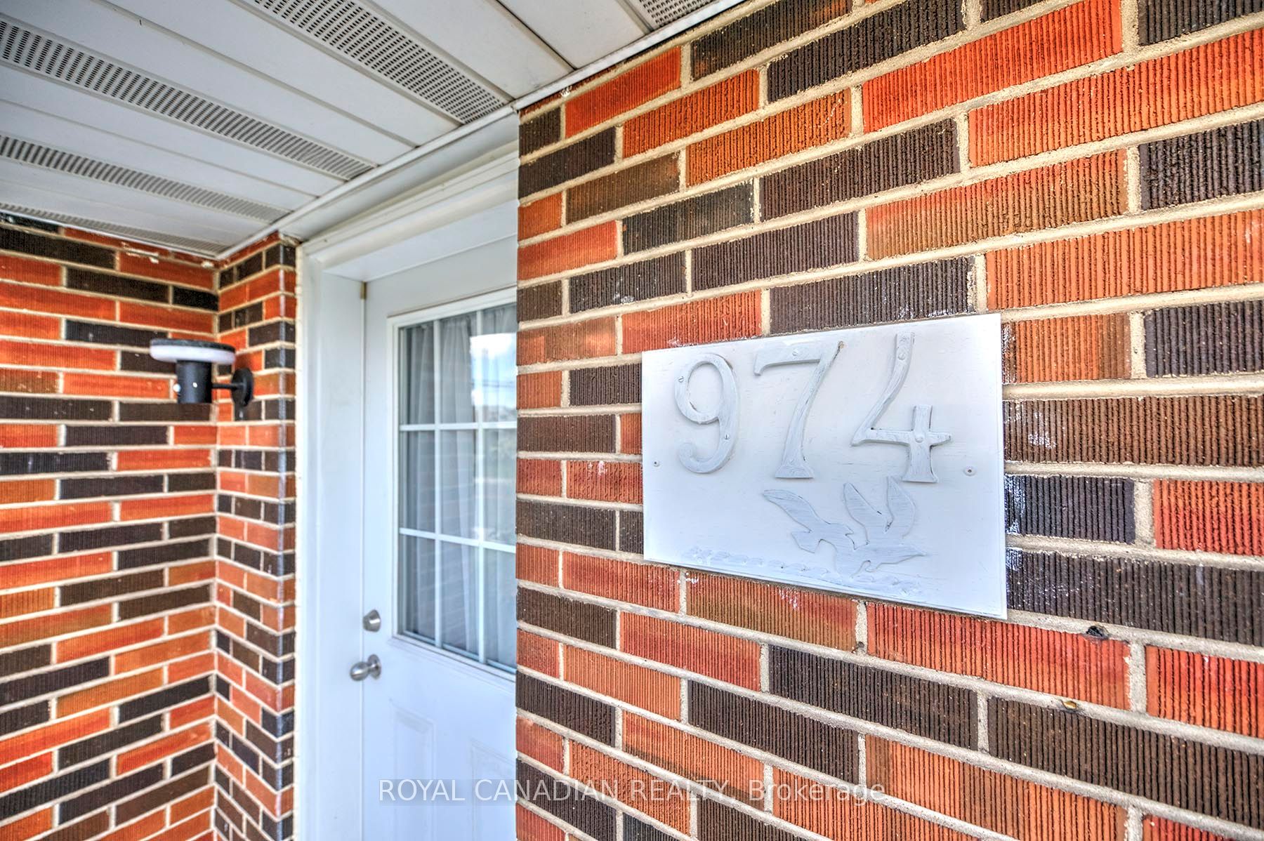 974 Queensdale Avenue E, Hamilton, ON L8T 1H7 photo 4