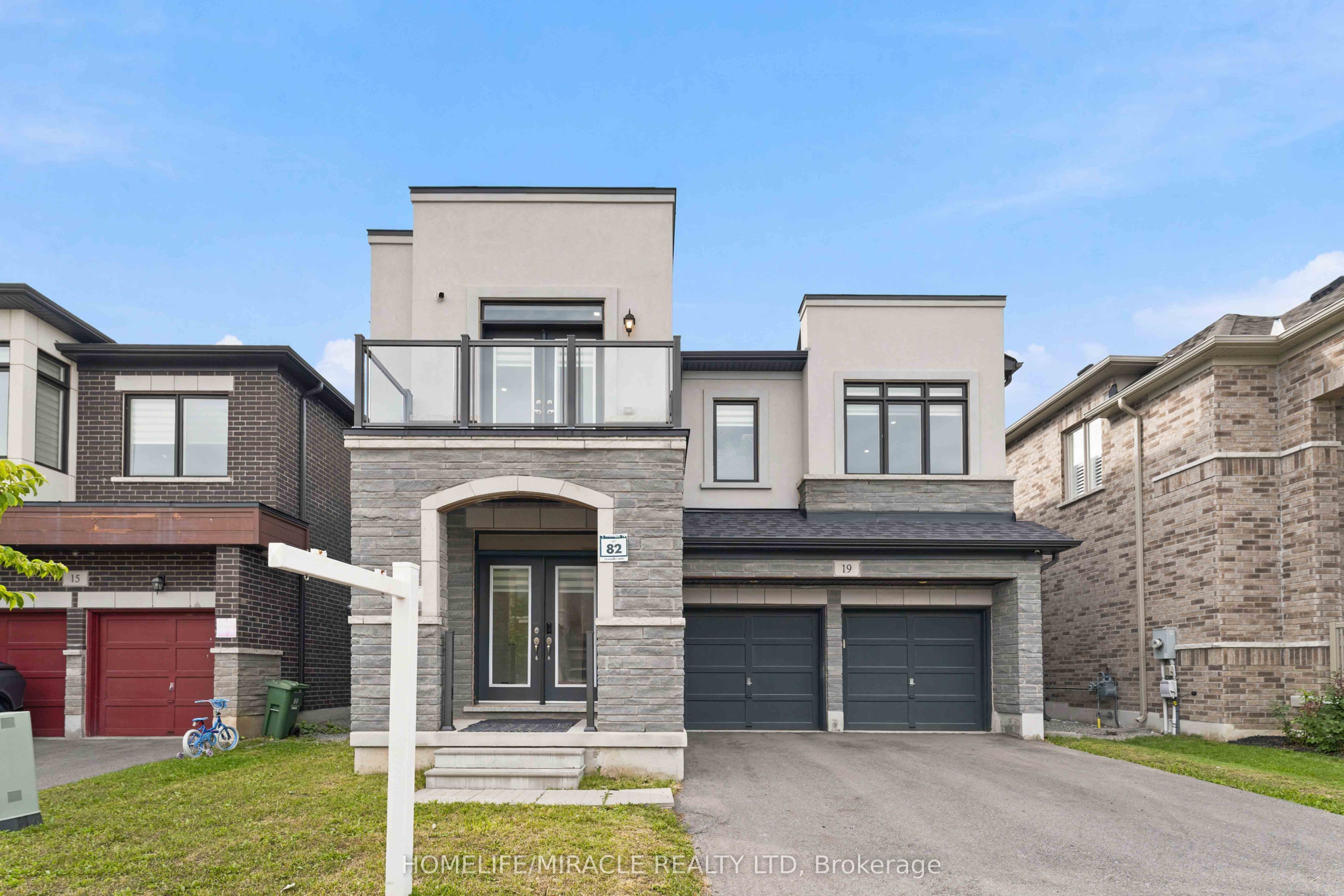 19 Kenesky Drive, Hamilton, ON L8B 1Y2