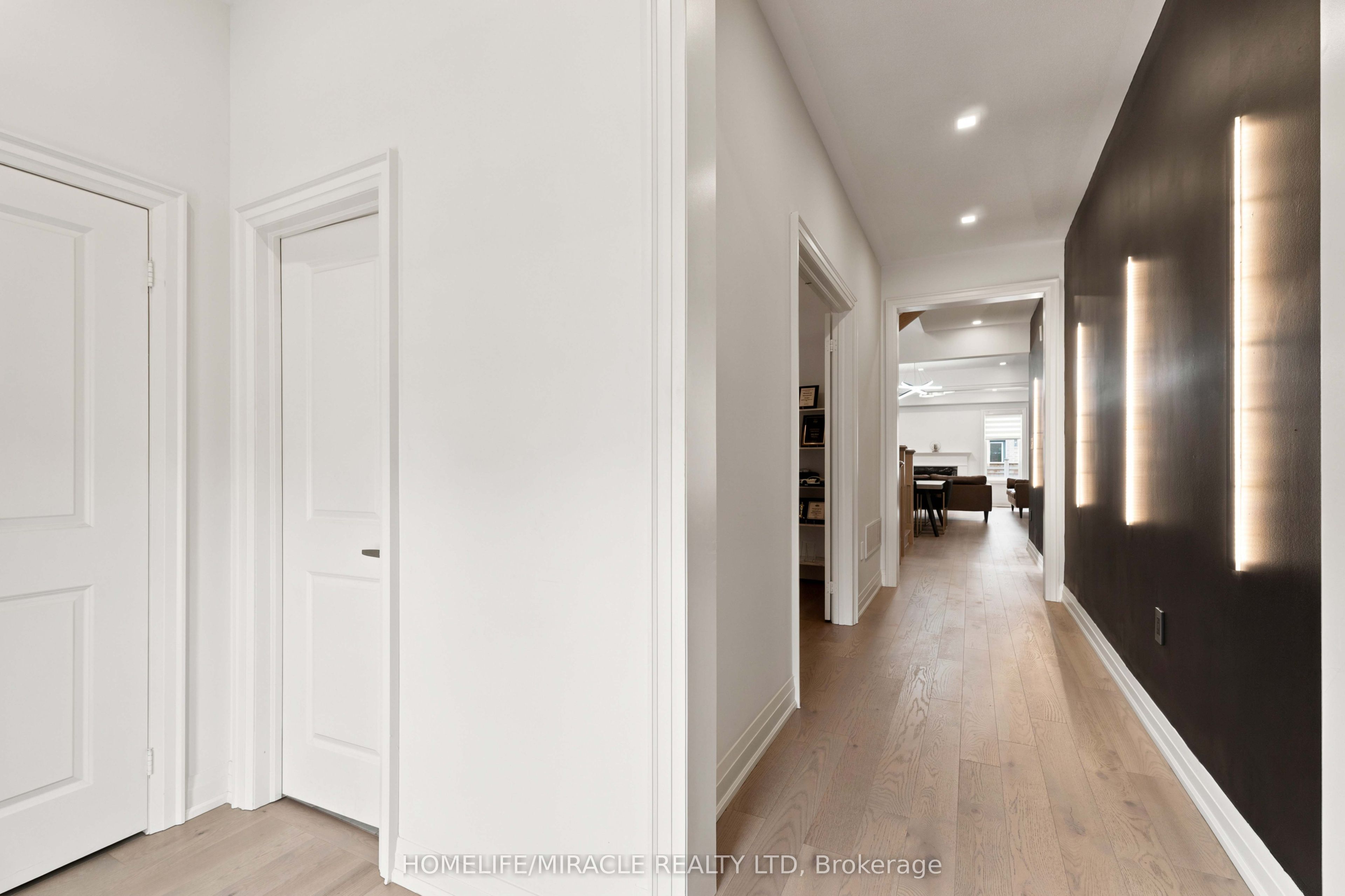 19 Kenesky Drive, Hamilton, ON L8B 1Y2 photo 4