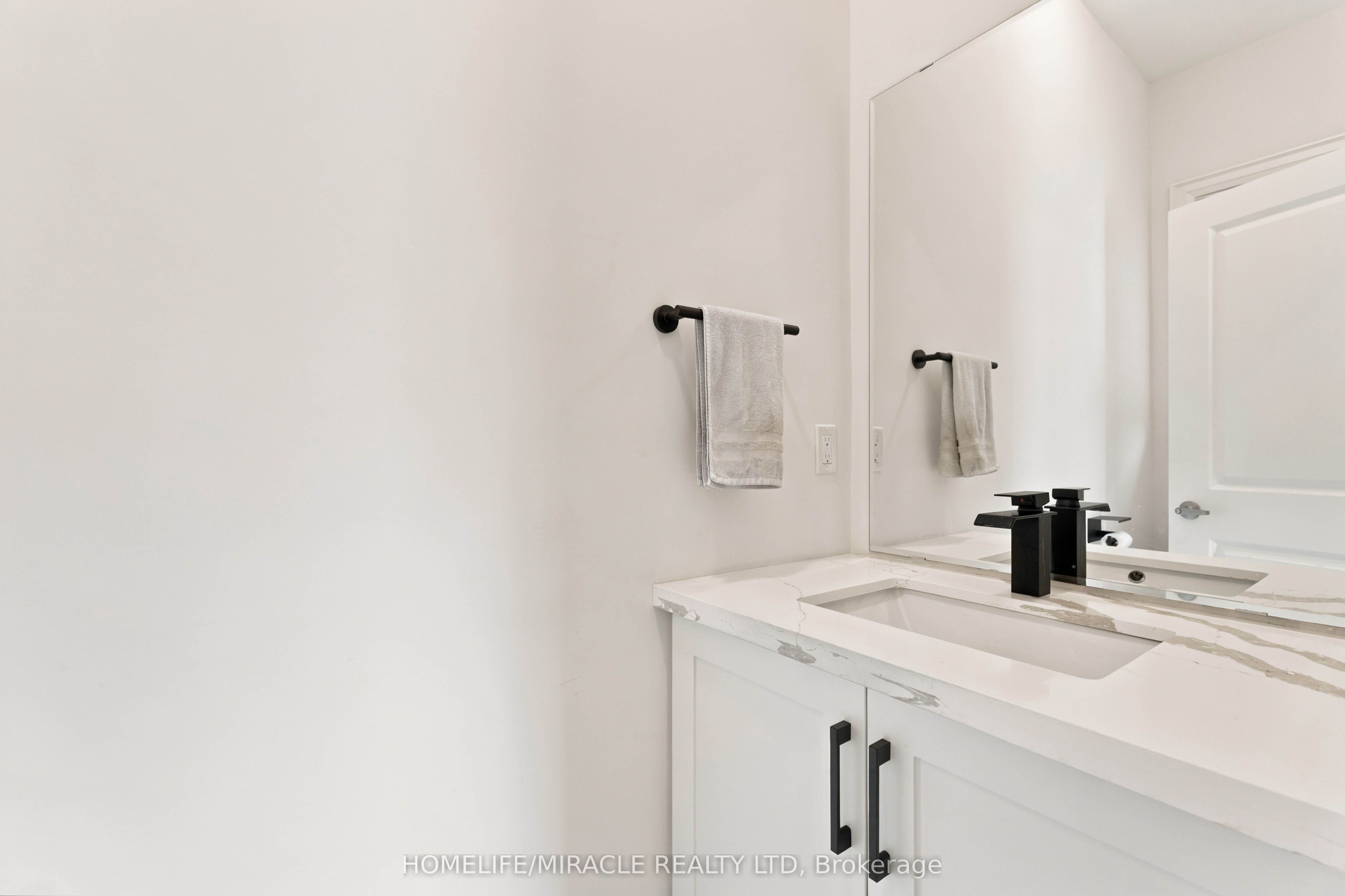 19 Kenesky Drive, Hamilton, ON L8B 1Y2 photo 5