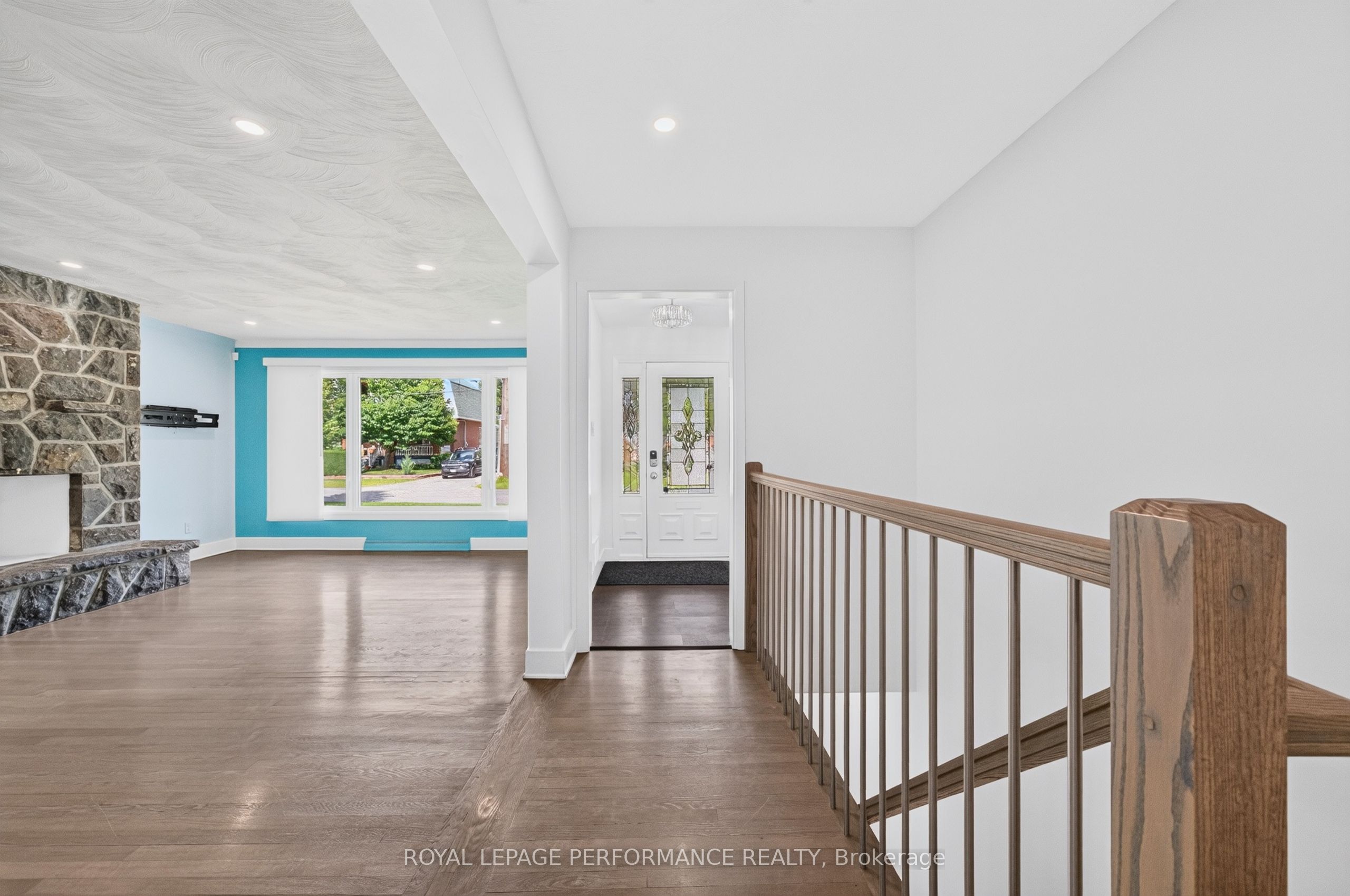 244 Richardson Avenue, Woodroffe, ON K2B 5G6 photo 3