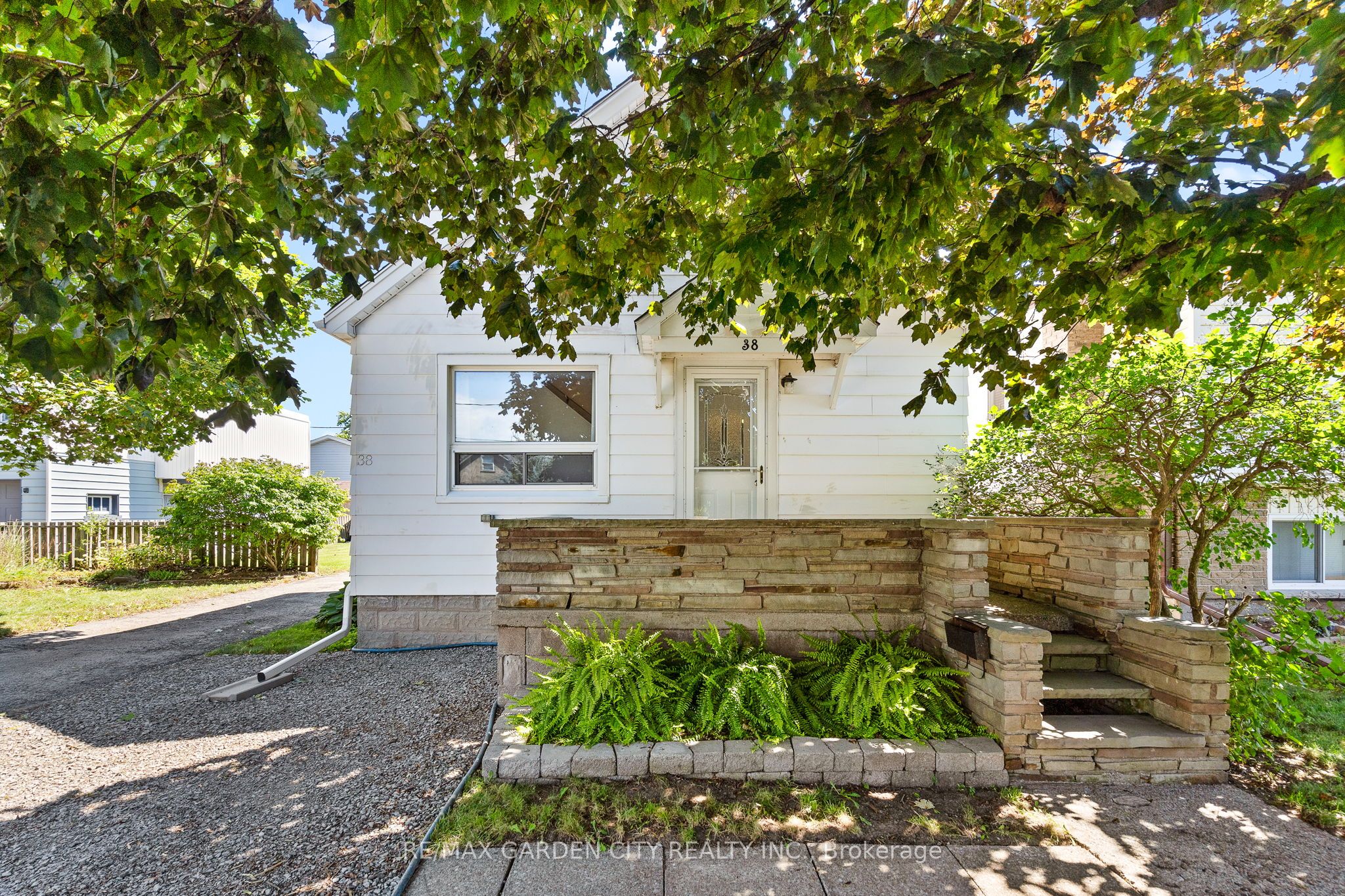 38 Oakwood Street, Port Colborne, ON L3K 5E9 photo 4