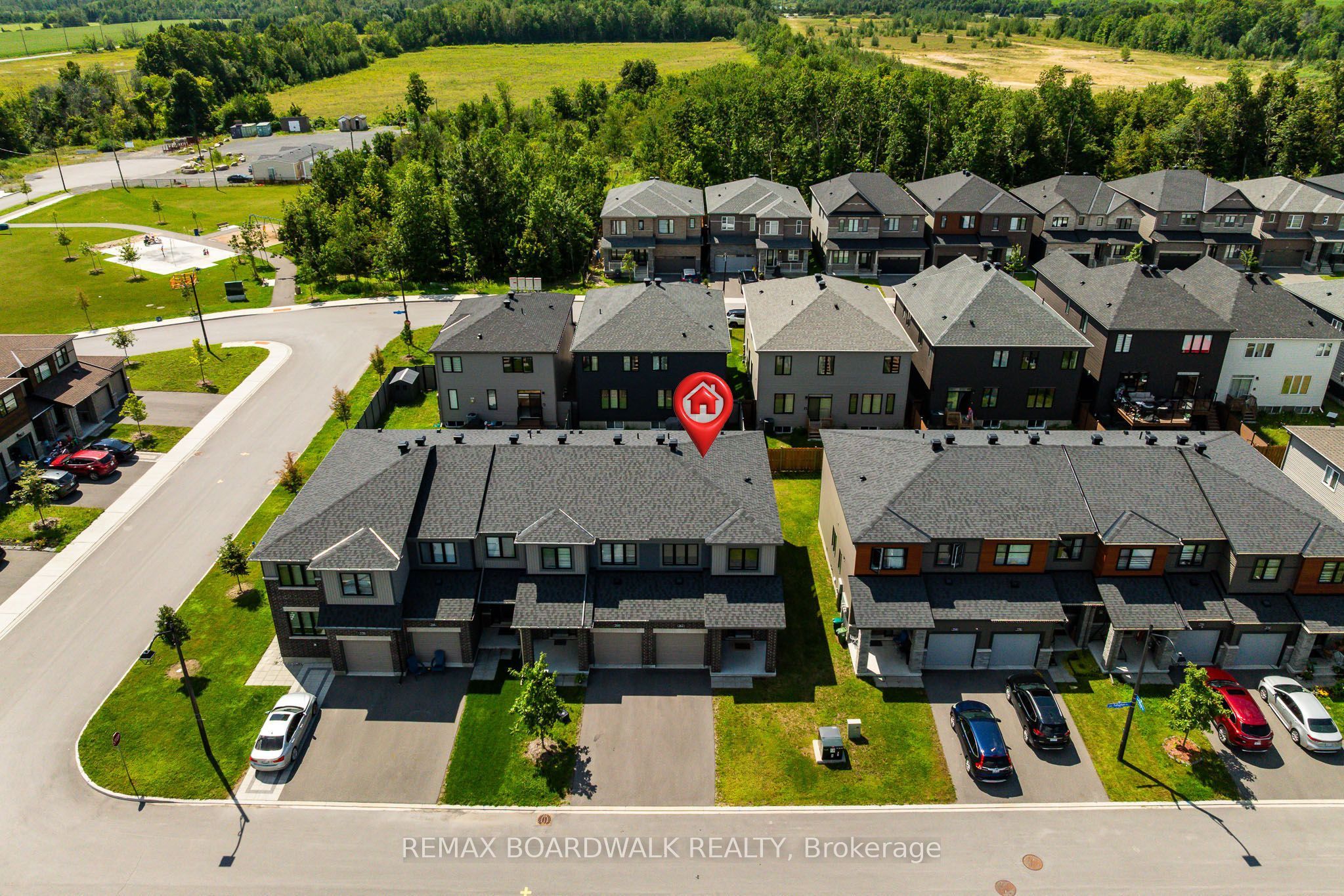 262 TULLAGHAN Heights, Barrhaven, ON K2J 7C2