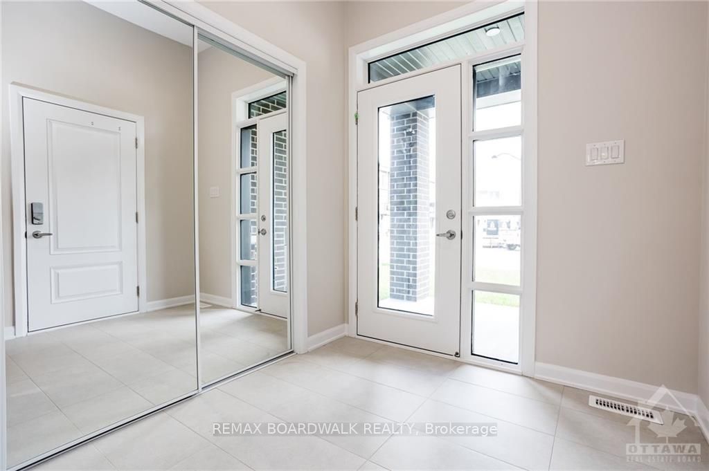 262 TULLAGHAN Heights, Barrhaven, ON K2J 7C2 photo 4