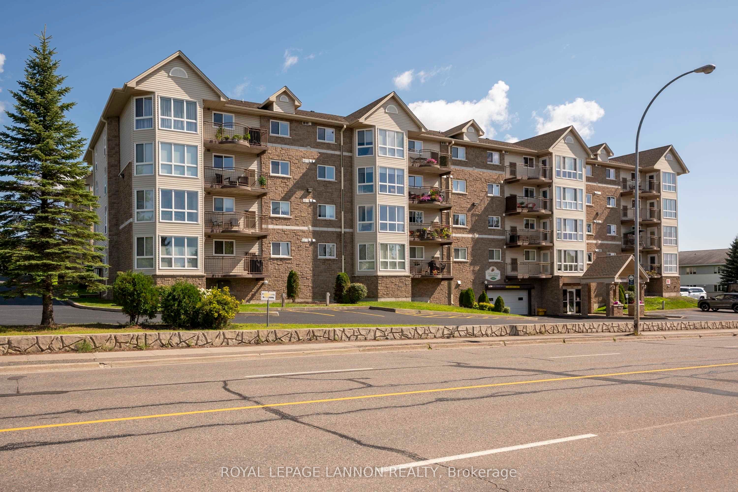 208-620 RED RIVER RD, Thunder Bay, ON P7B 7C8 photo 2