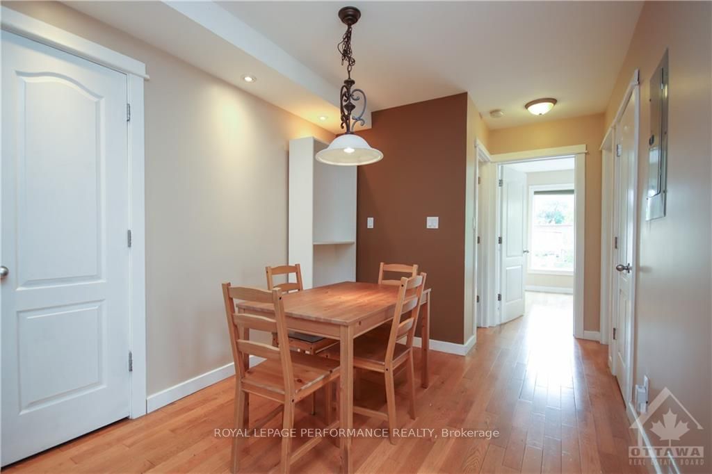 736 Cooper Street W 2, Ottawa Centre, ON K1R 5J6 photo 4
