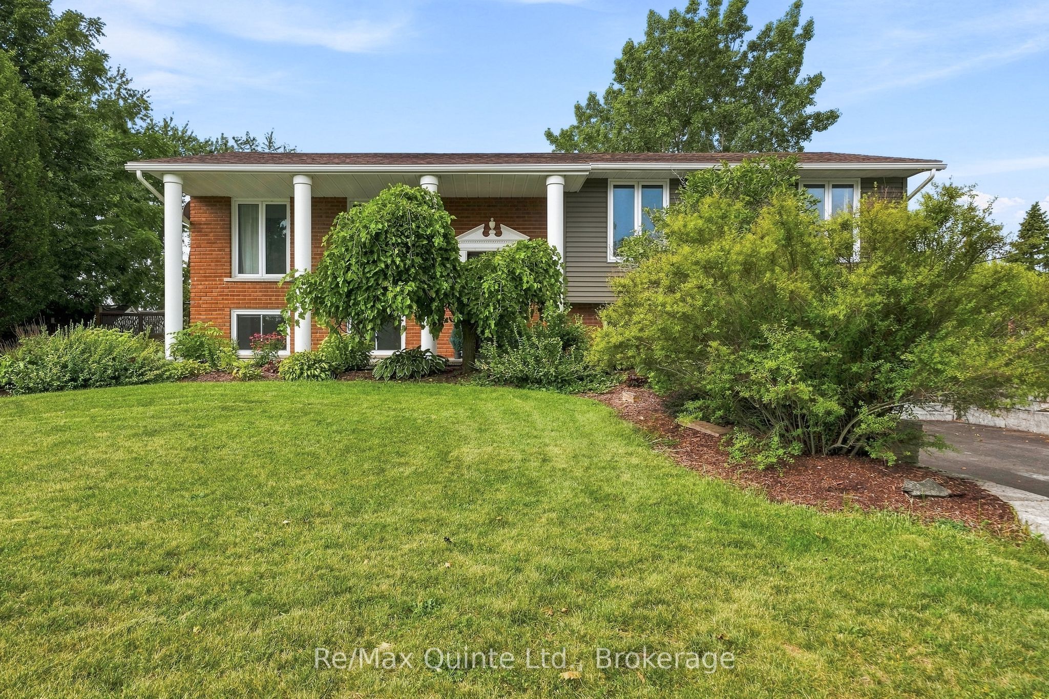 147 Jeffrey Drive, Quinte West, ON K8V 5P8 photo 2