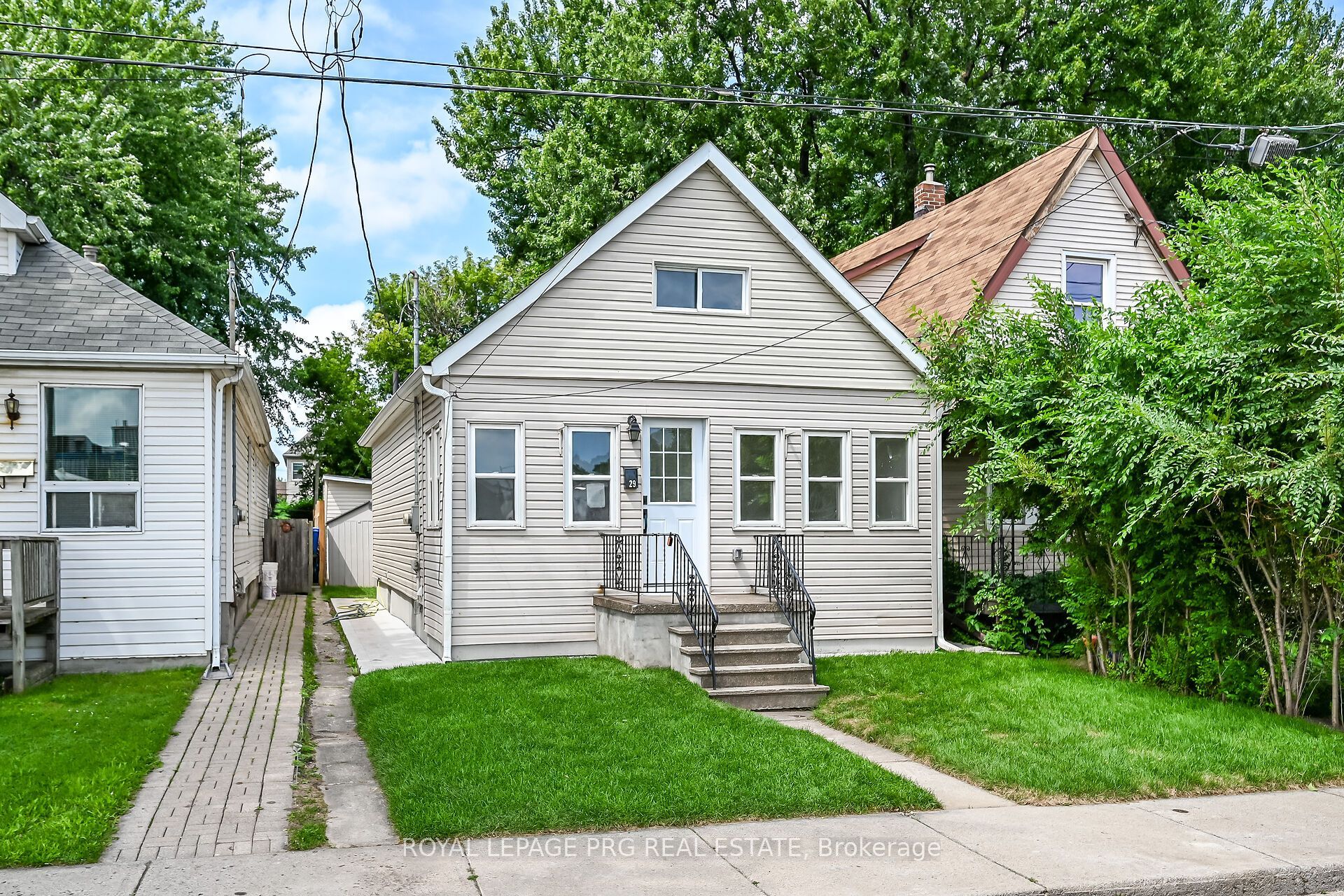 29 Mckinstry Street, Hamilton, ON L8L 6C2
