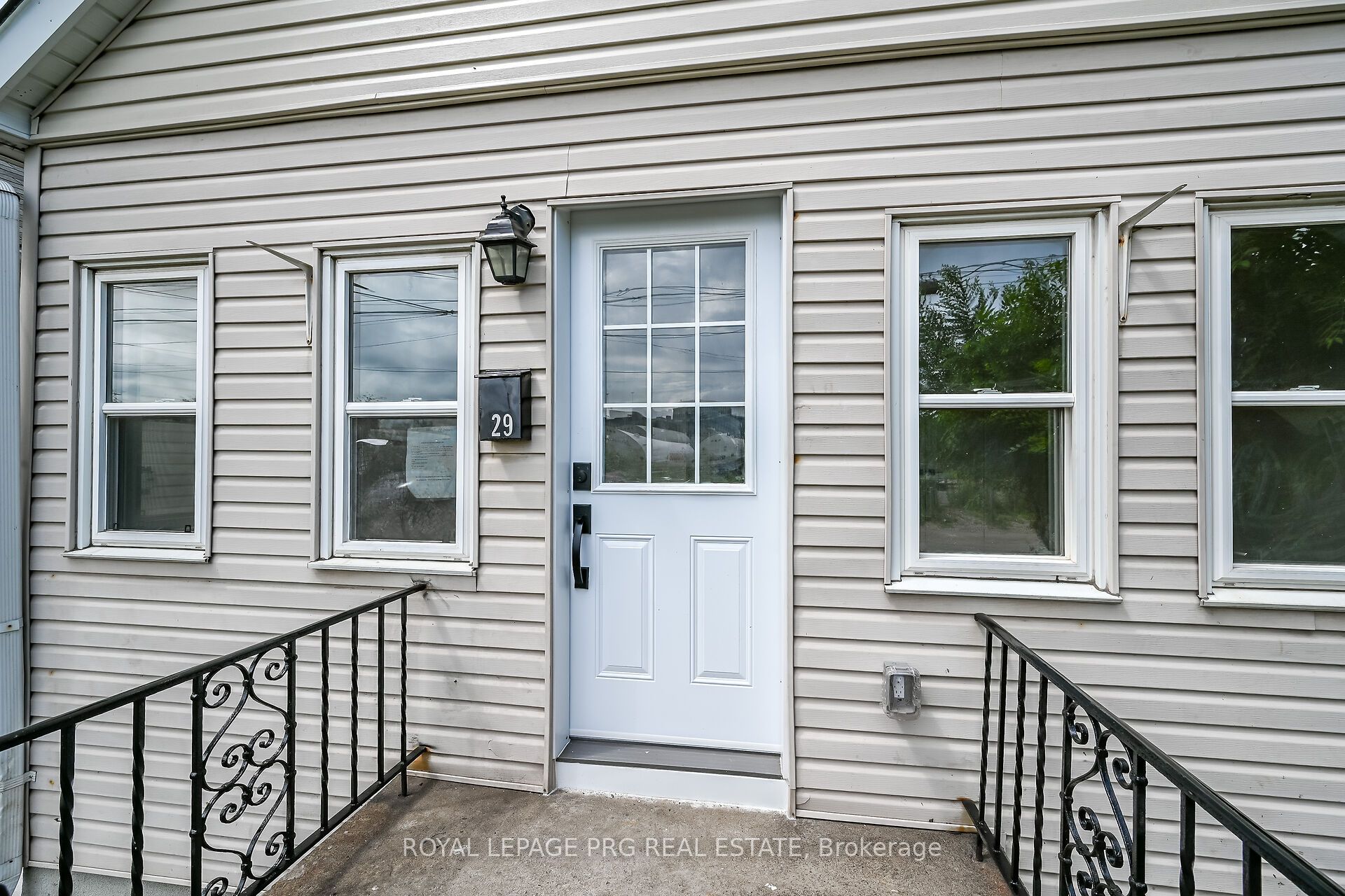 29 Mckinstry Street, Hamilton, ON L8L 6C2 photo 3