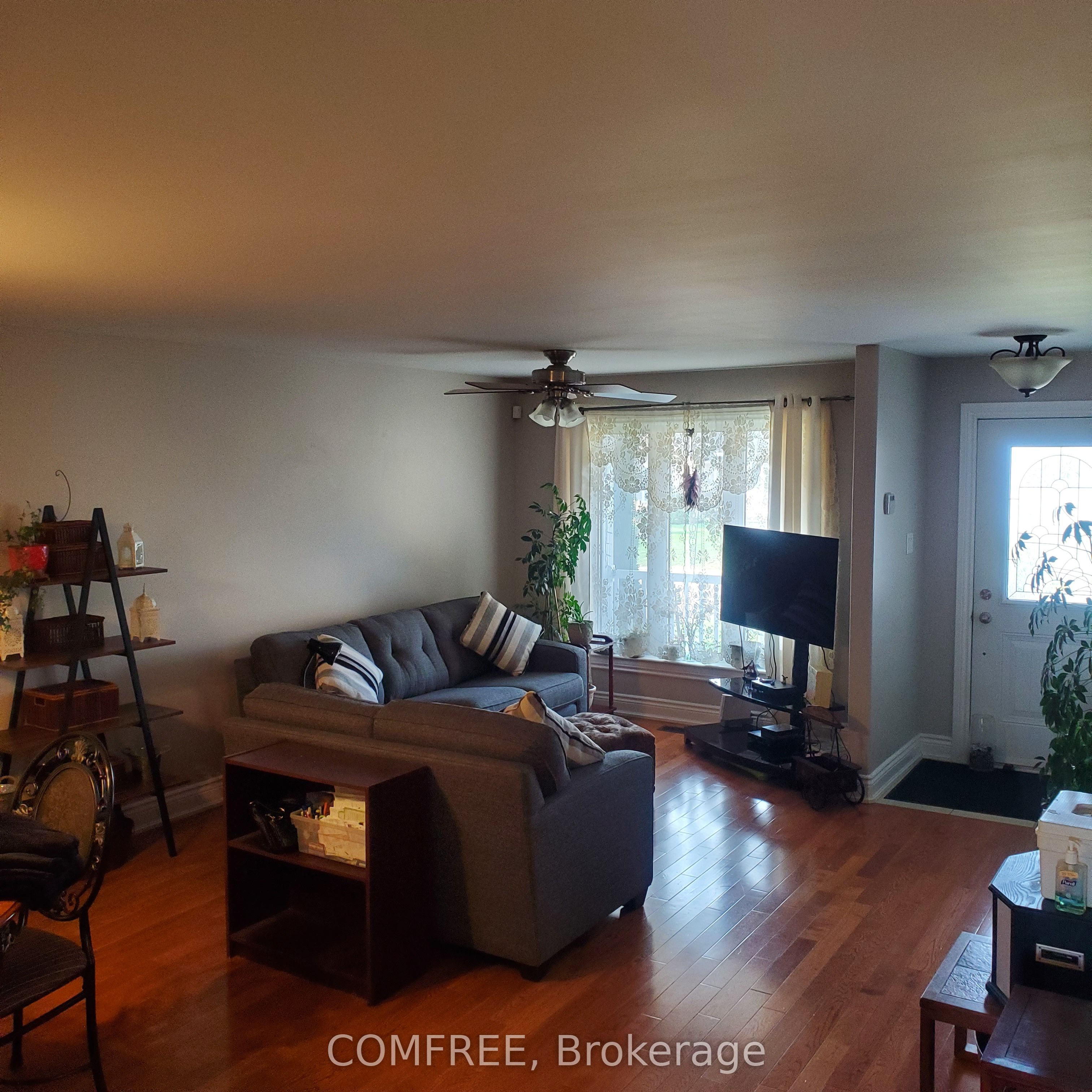 703 Aberdeen Street, Renfrew, ON K7V 0A3 photo 4