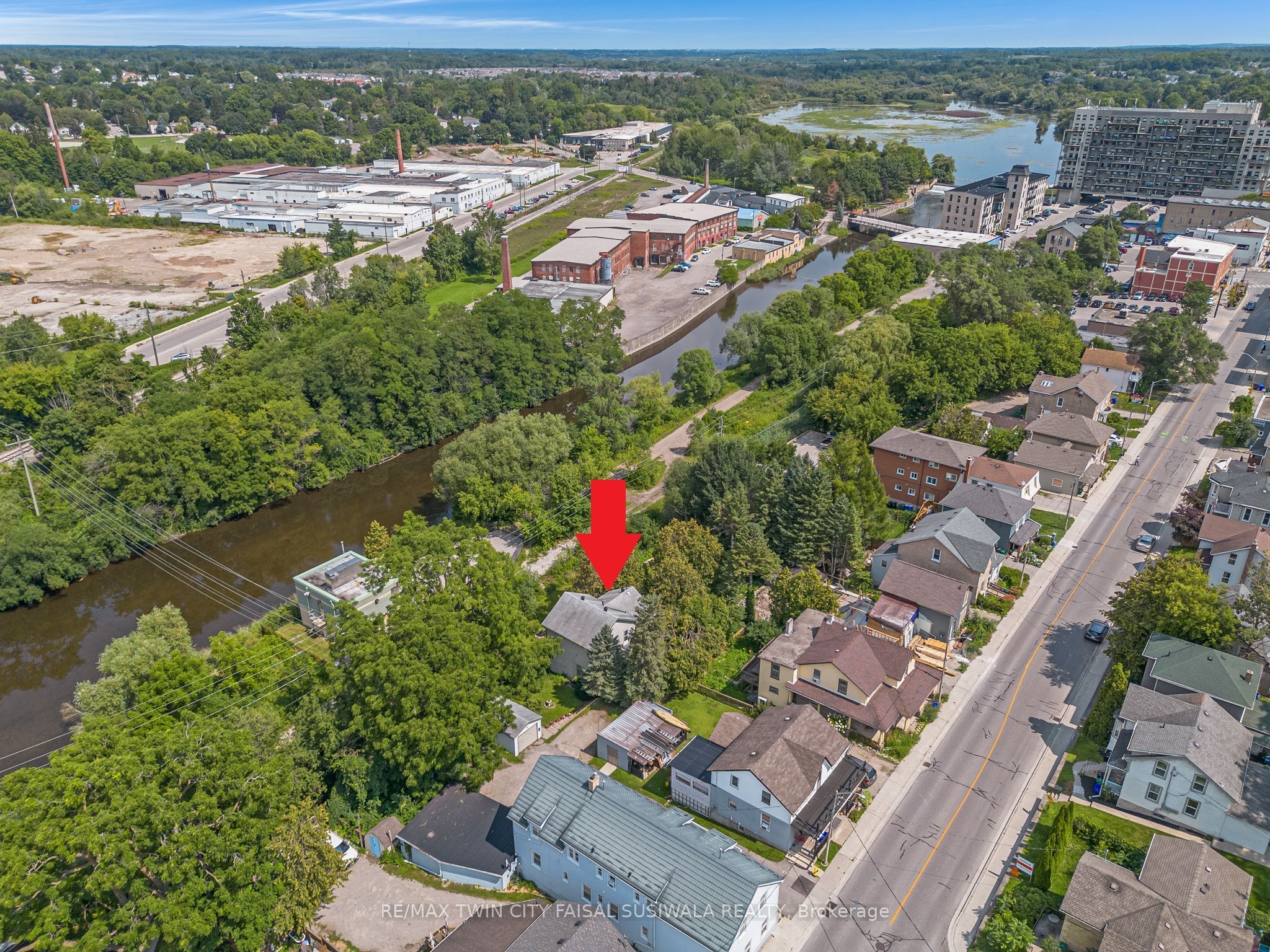 67 Queen Street W, Cambridge, ON N3C 1G2 photo 2