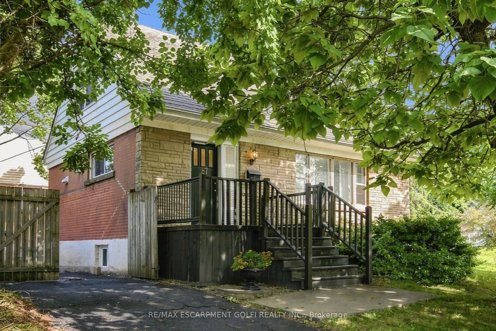 87 Radford Street, Hamilton, ON L8S 3E5 photo 2