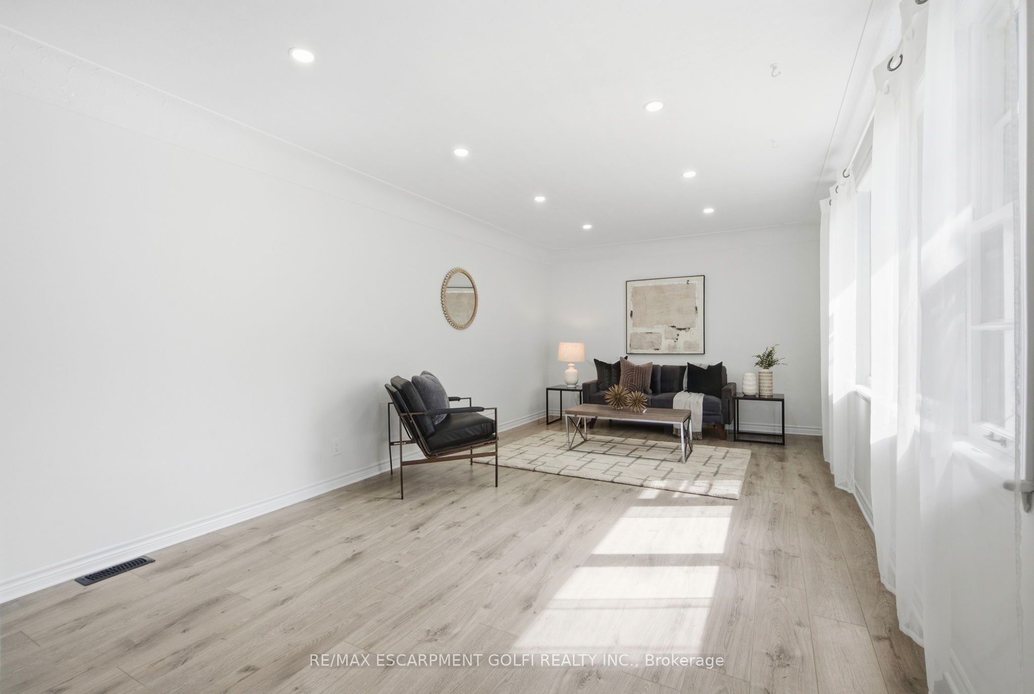 87 Radford Street, Hamilton, ON L8S 3E5 photo 5