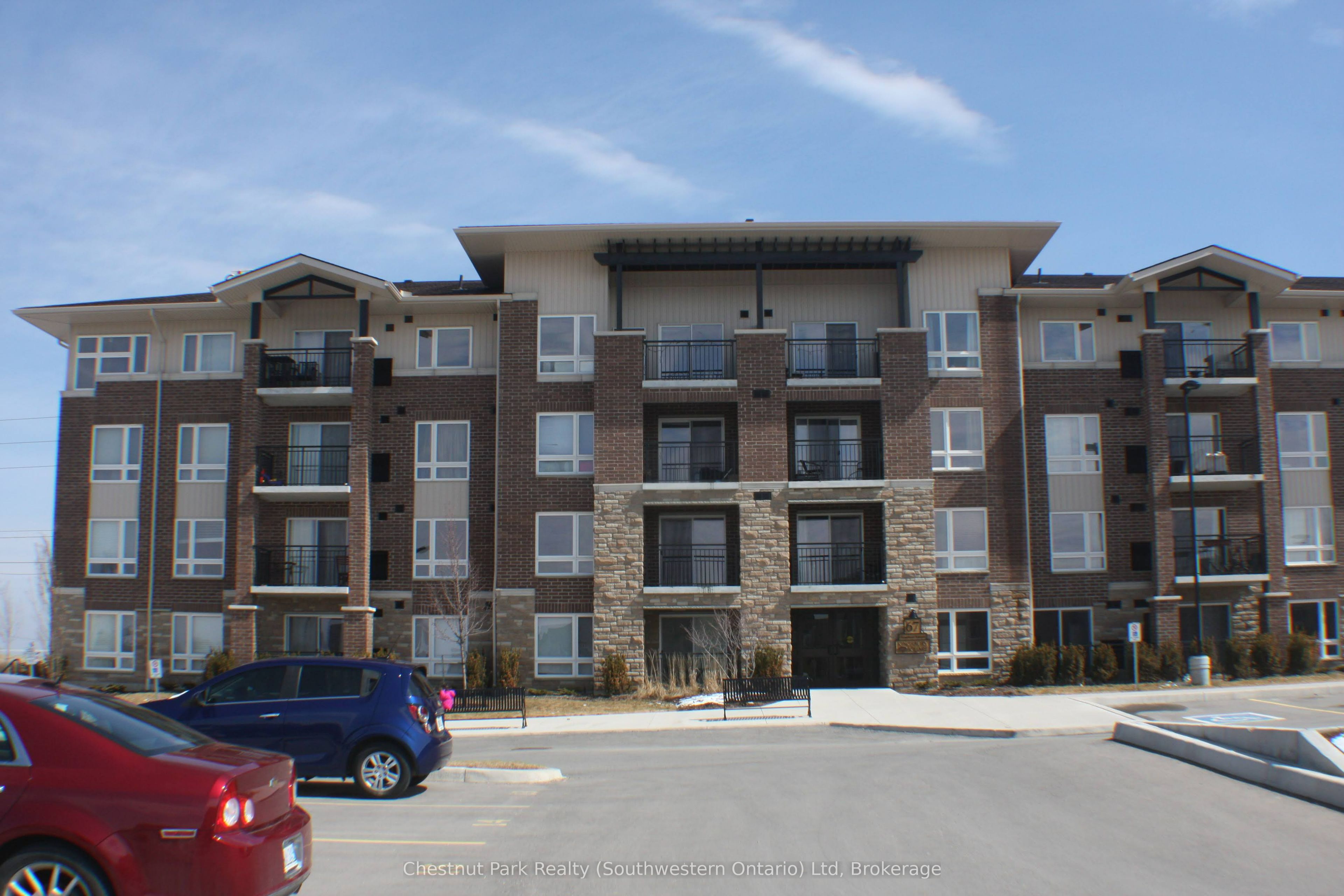 67 Kingsbury Square 413, Guelph, ON N1L 0L3