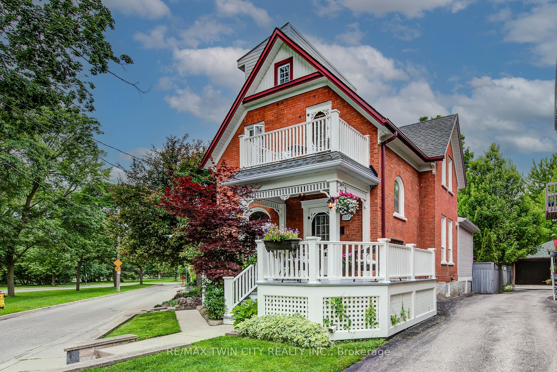 138 Water Street S, Kitchener, ON N2G 1Z5