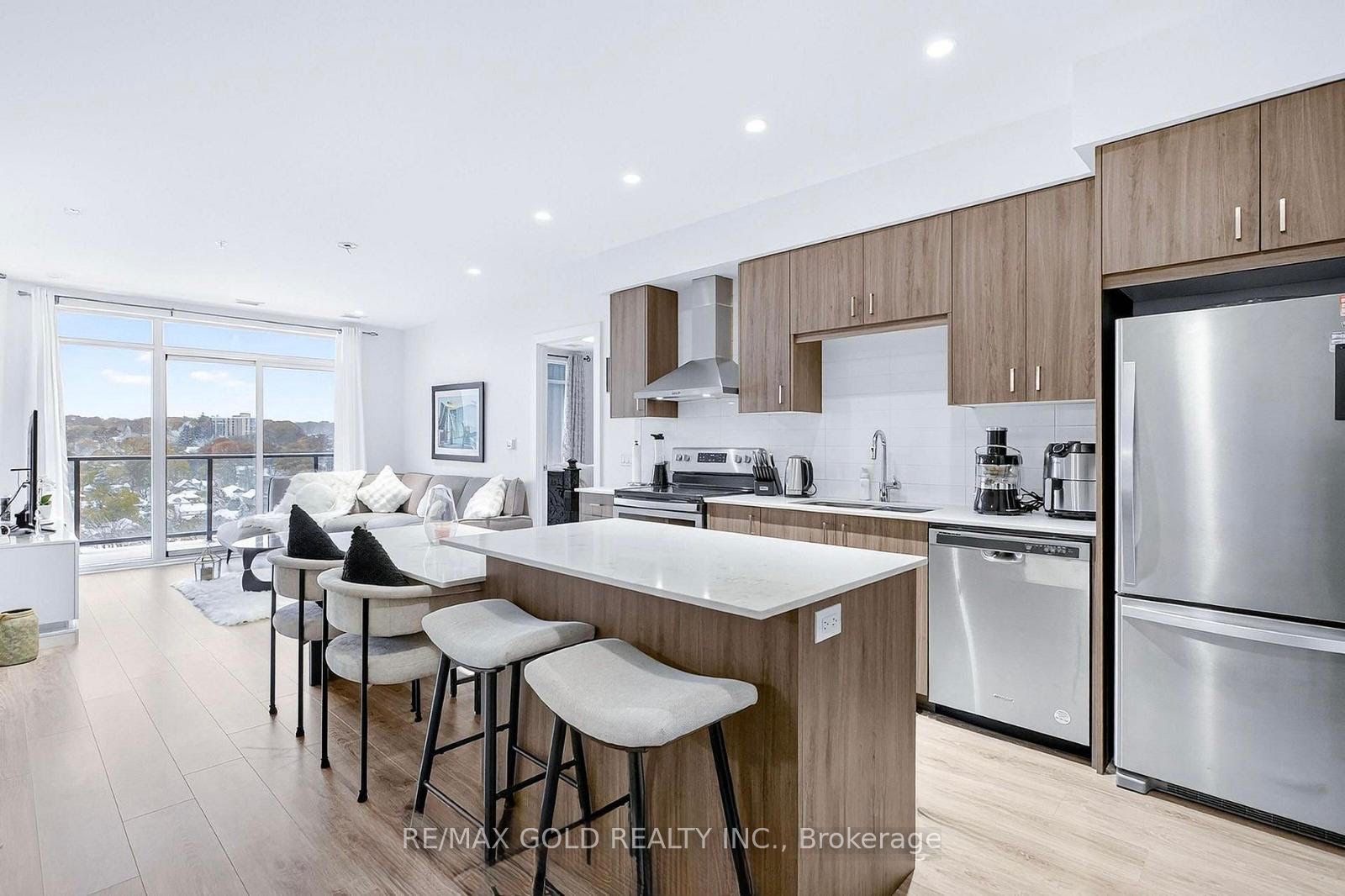 15 Glebe Street 1310, Cambridge, ON N1S 0C3 photo 2
