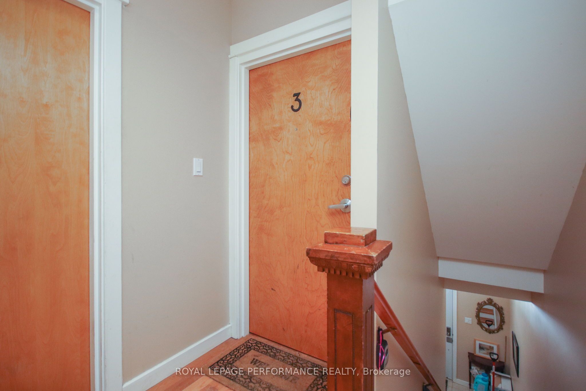 736 Cooper Street E 3, Ottawa Centre, ON K1R 5J6 photo 2