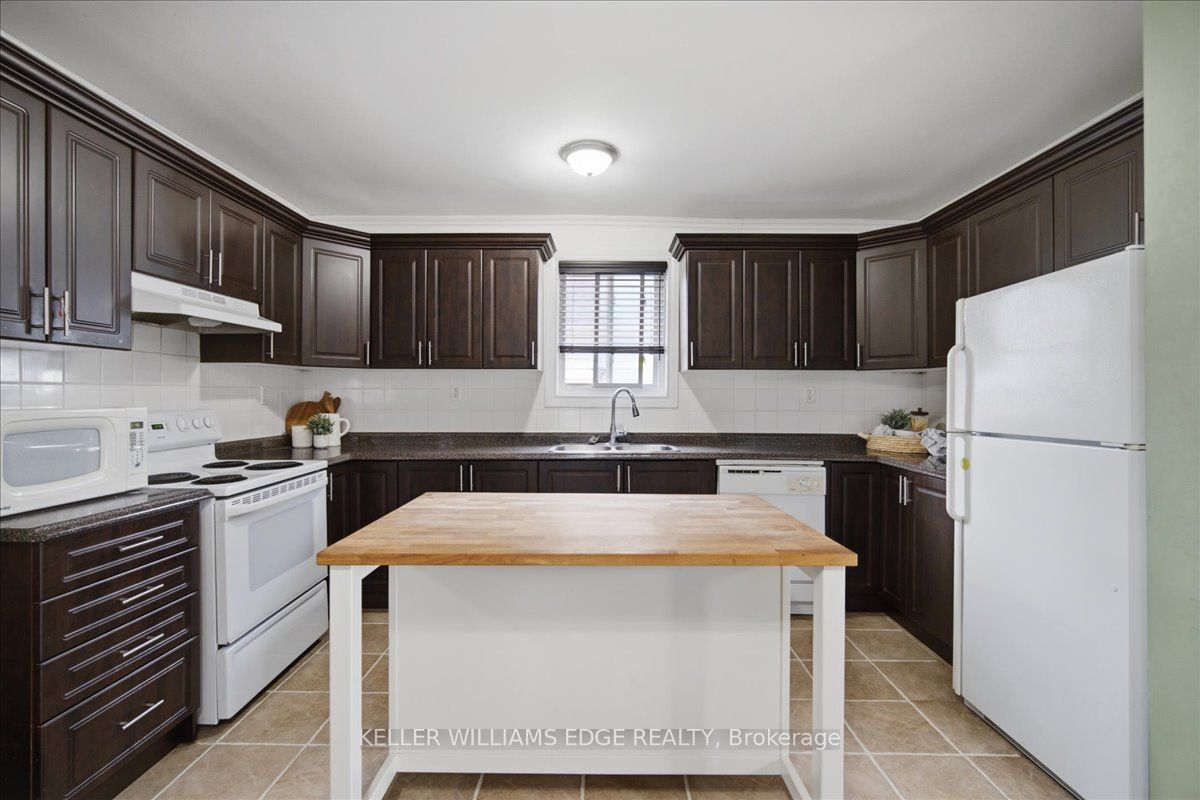 22 Delena Avenue N, Hamilton, ON L8H 6B4 photo 5
