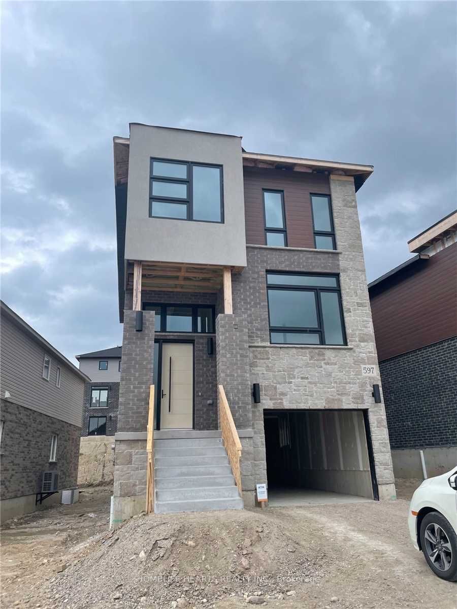 597 Benninger Drive, Kitchener, ON N2E 0H8 photo 2