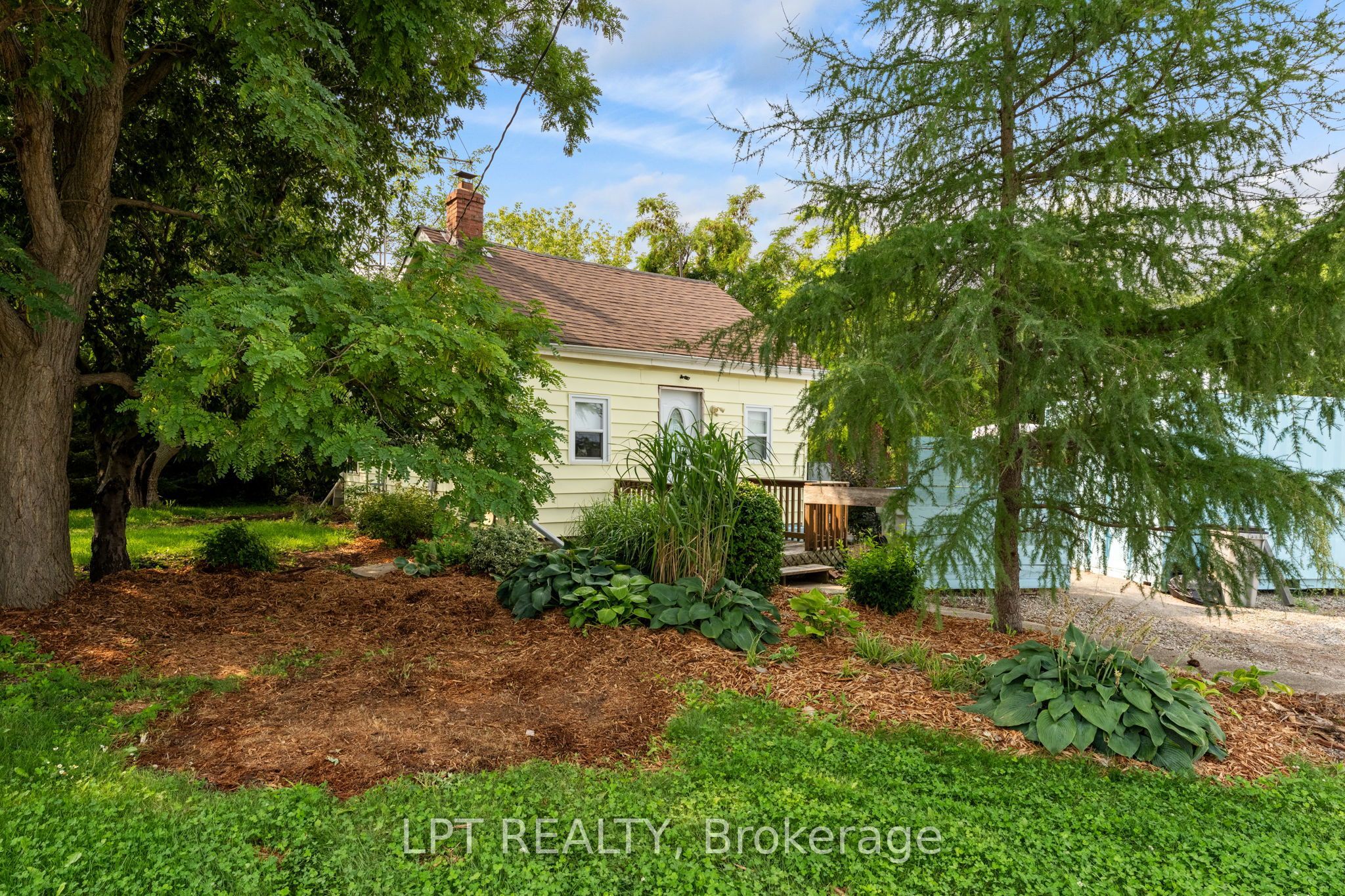 8349 Ravenswood Line, Lambton Shores, ON N0M 1N0 photo 5