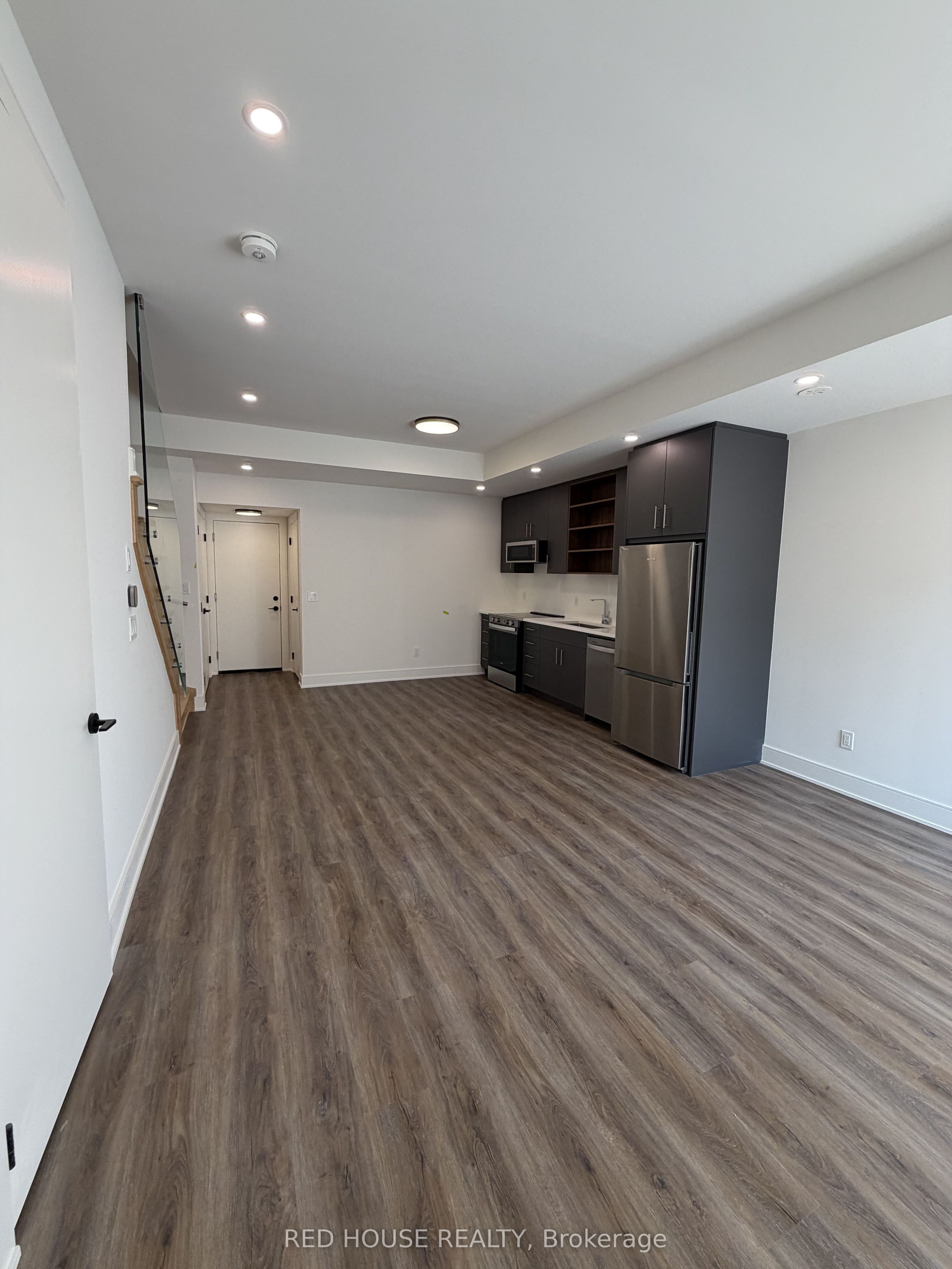 59 Everett Common, St. Catharines, ON L2P 0H1 photo 2