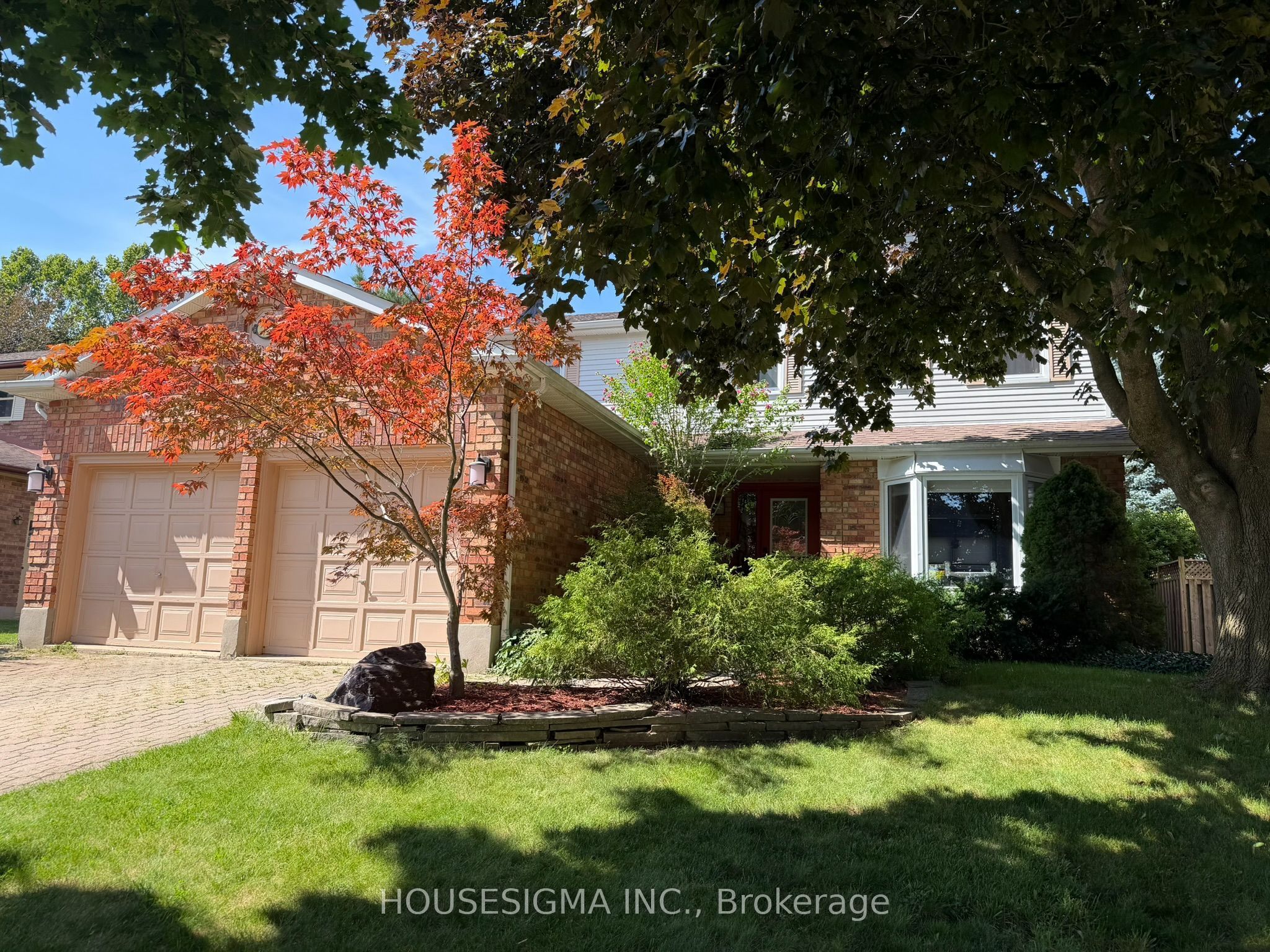 18 Jennifer Gardens, London North, ON N5X 3K8