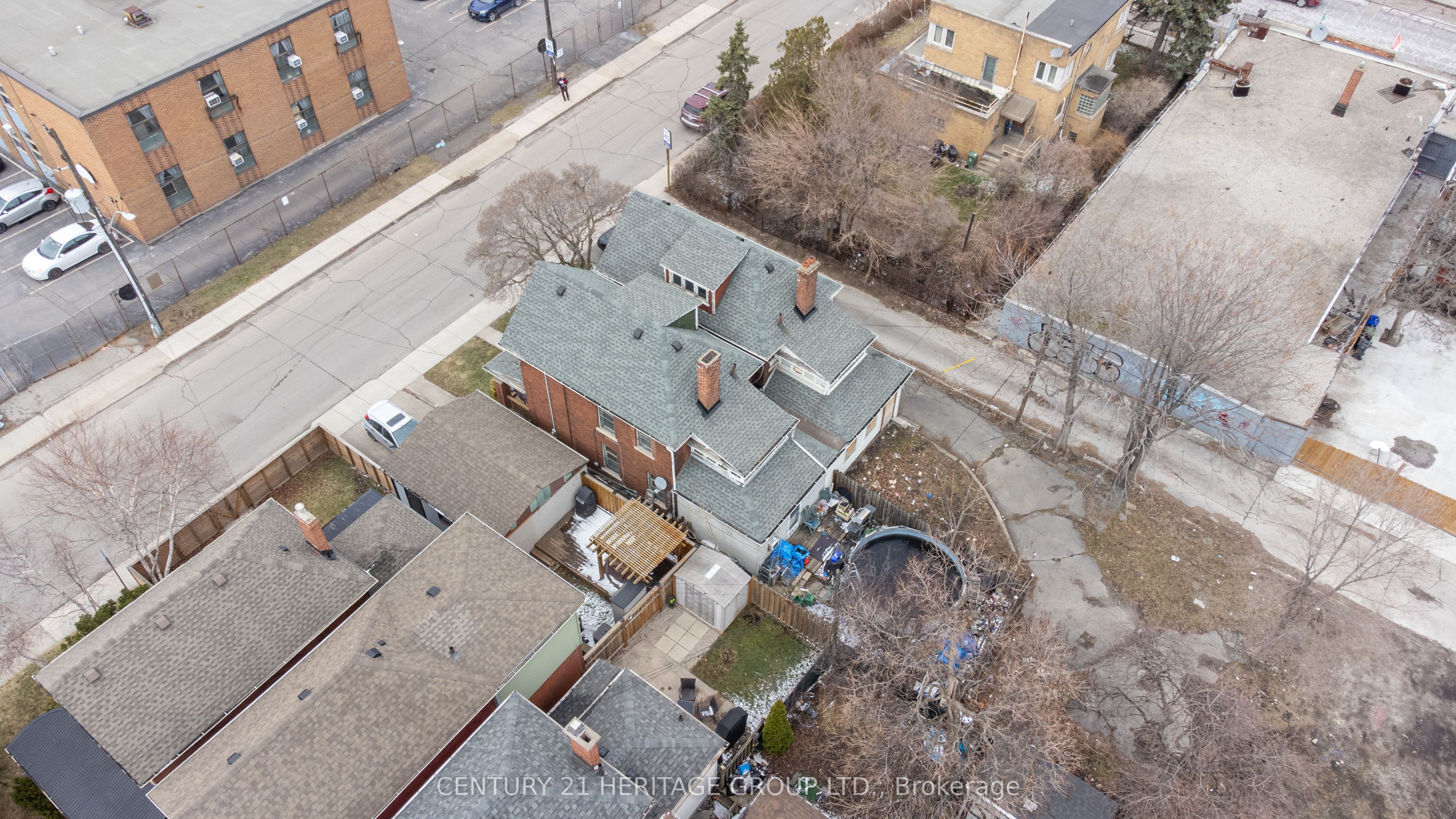 116-120 Barnesdale Avenue N, Hamilton, ON L8L 6L7 photo 2