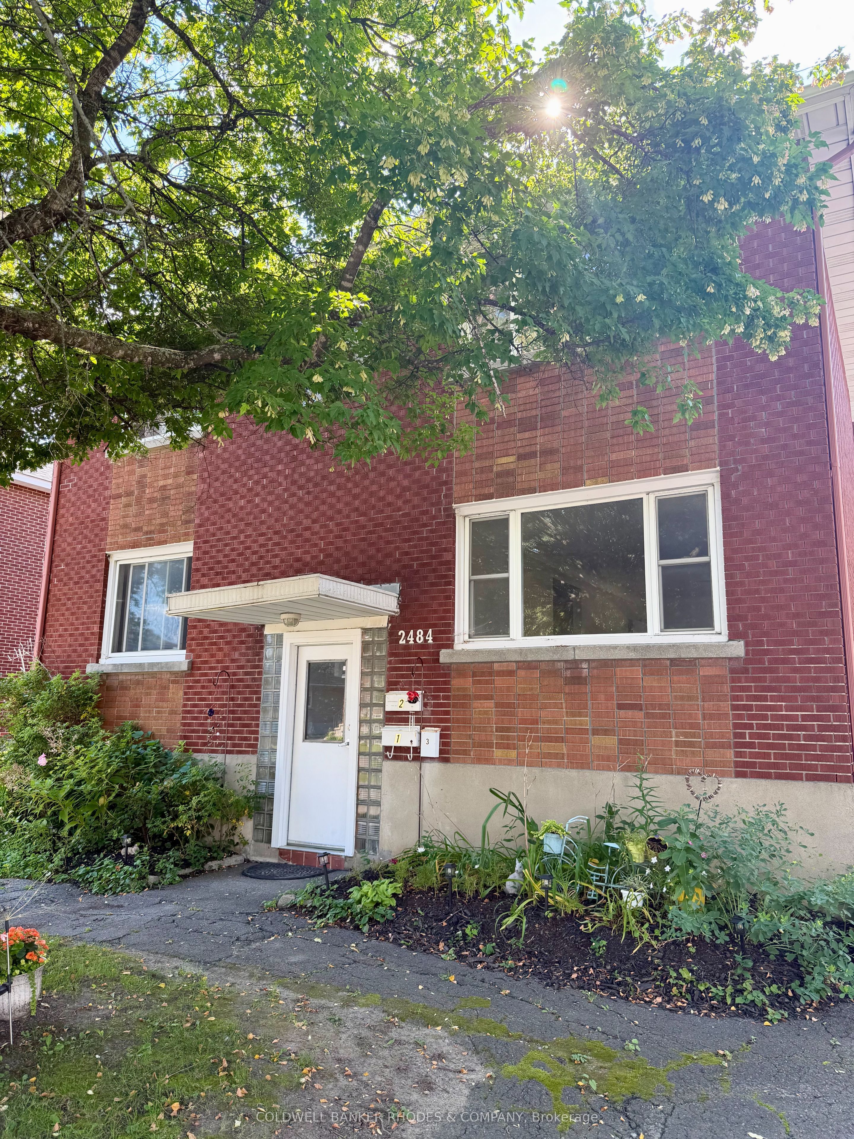 2484 Carlsen Avenue 1, Billings Bridge - Riverside Park and Area, ON K1V 8G3