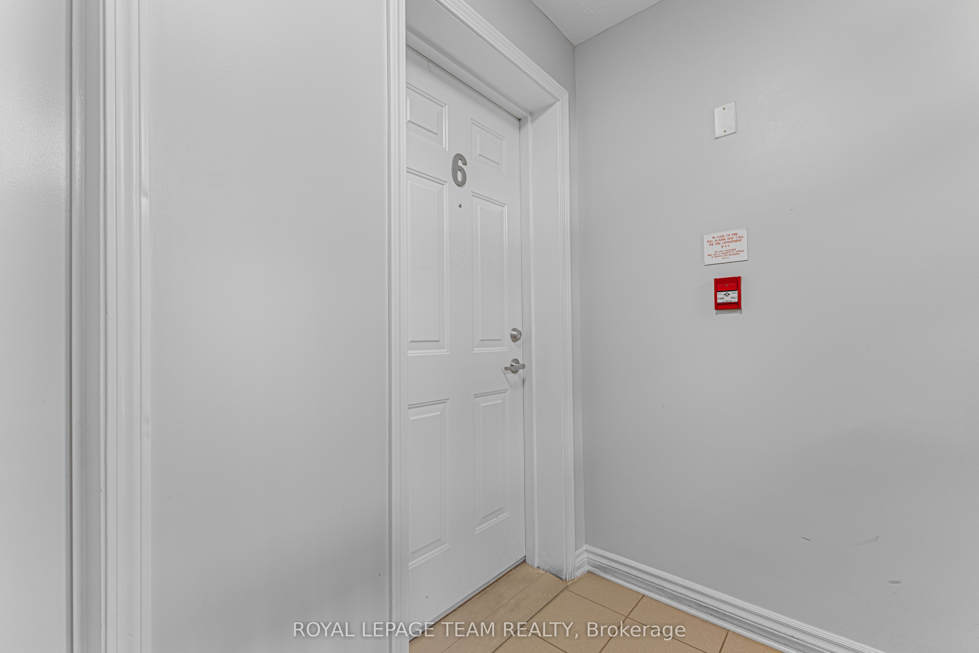 313 Cresthaven Drive 6, Barrhaven, ON K2G 4R5 photo 4