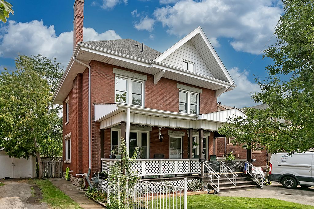 153 Drummond Street Upper, Brantford, ON N3S 6A4 photo 2