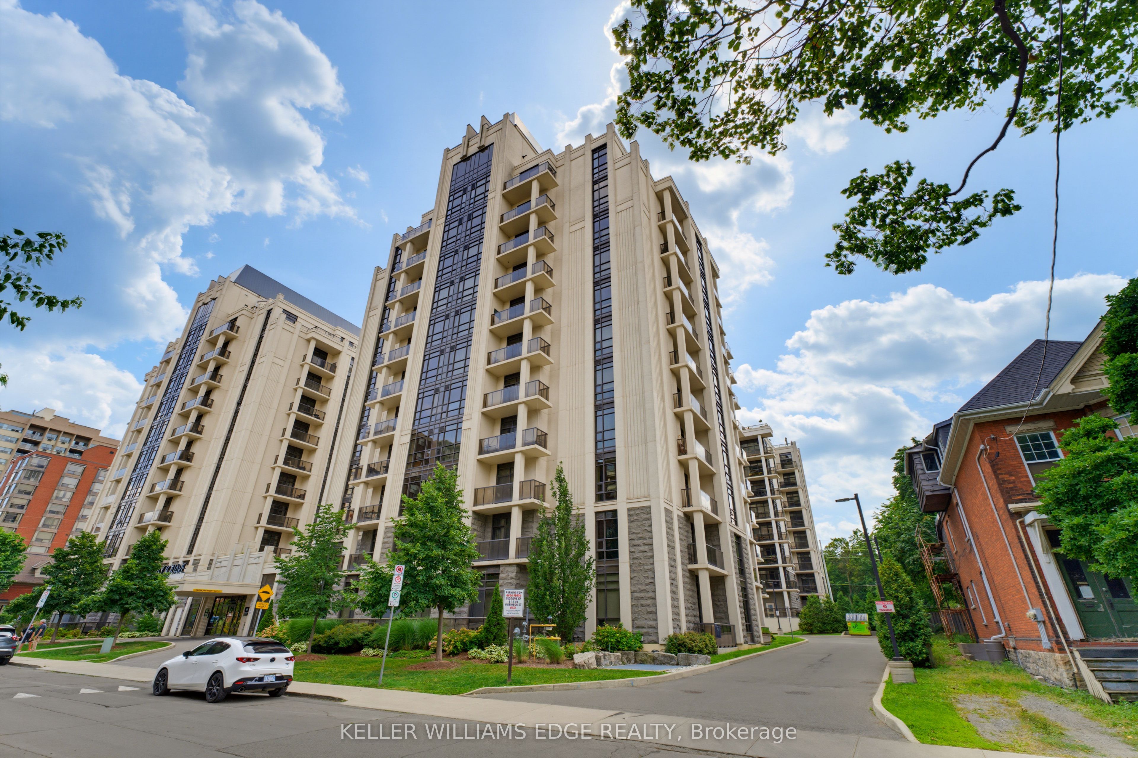 85 Robinson Street 608, Hamilton, ON L8P 0B9