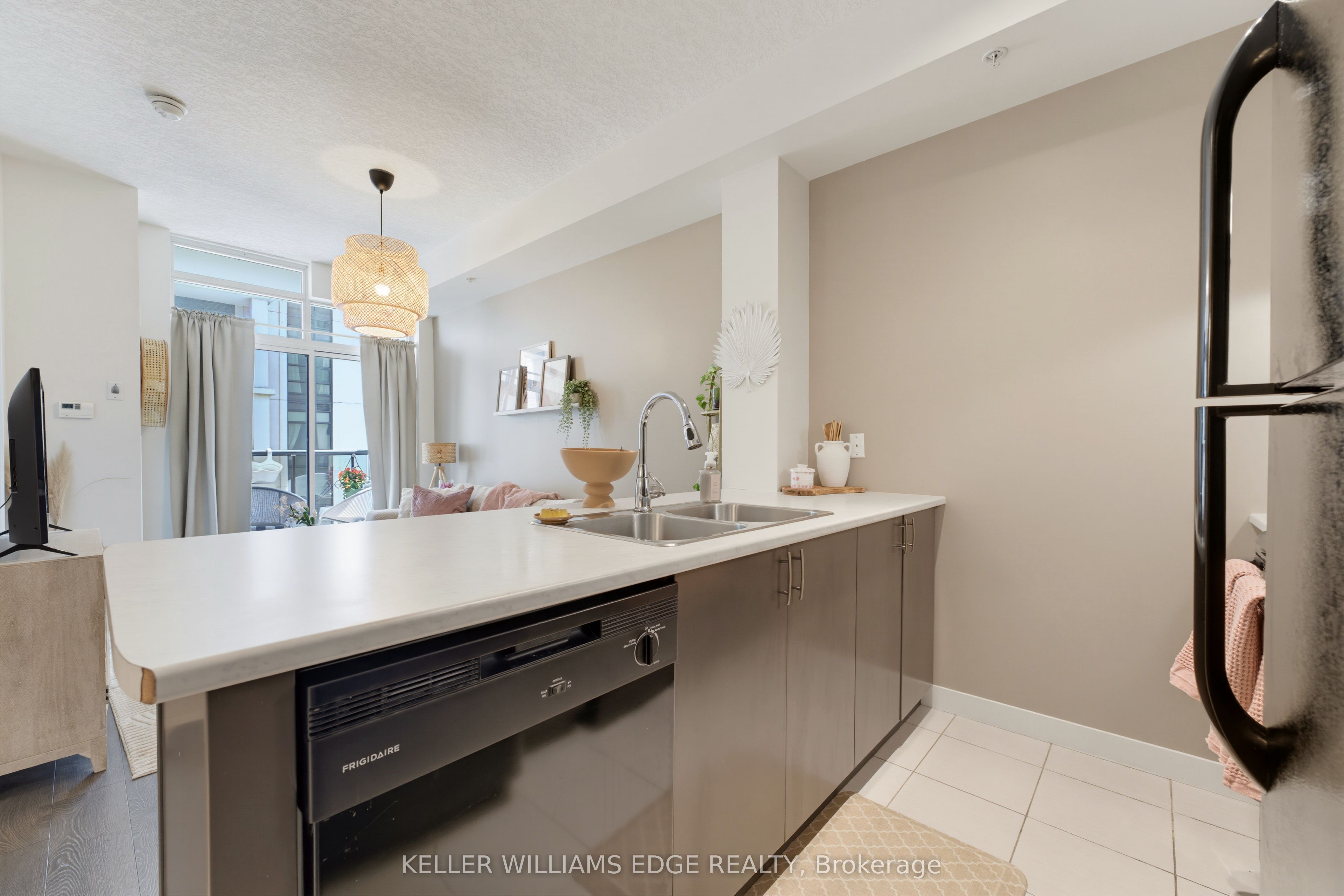 85 Robinson Street 608, Hamilton, ON L8P 0B9 photo 4
