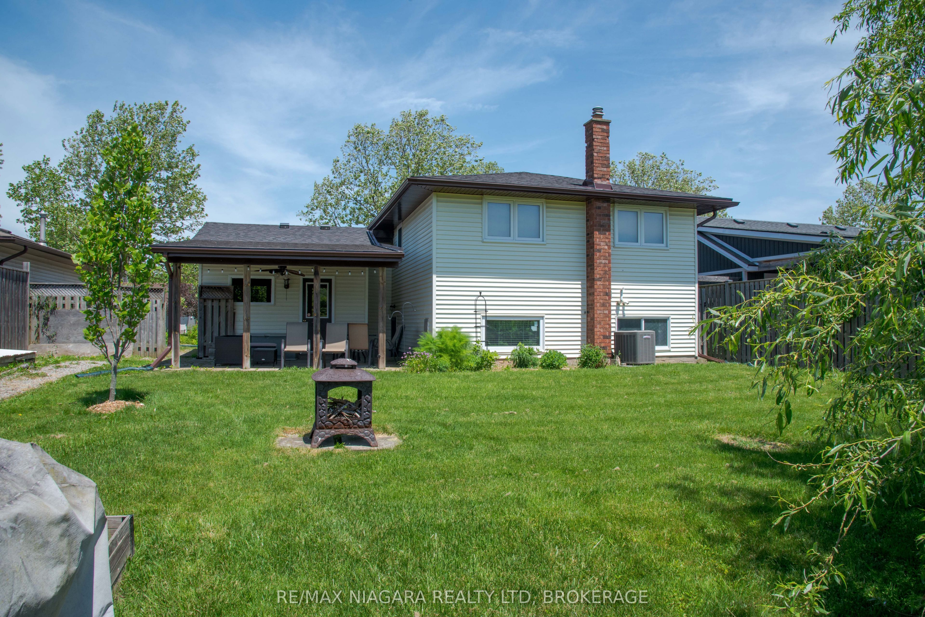 2439 CORAL Avenue, Fort Erie, ON L0S 1S0 photo 3