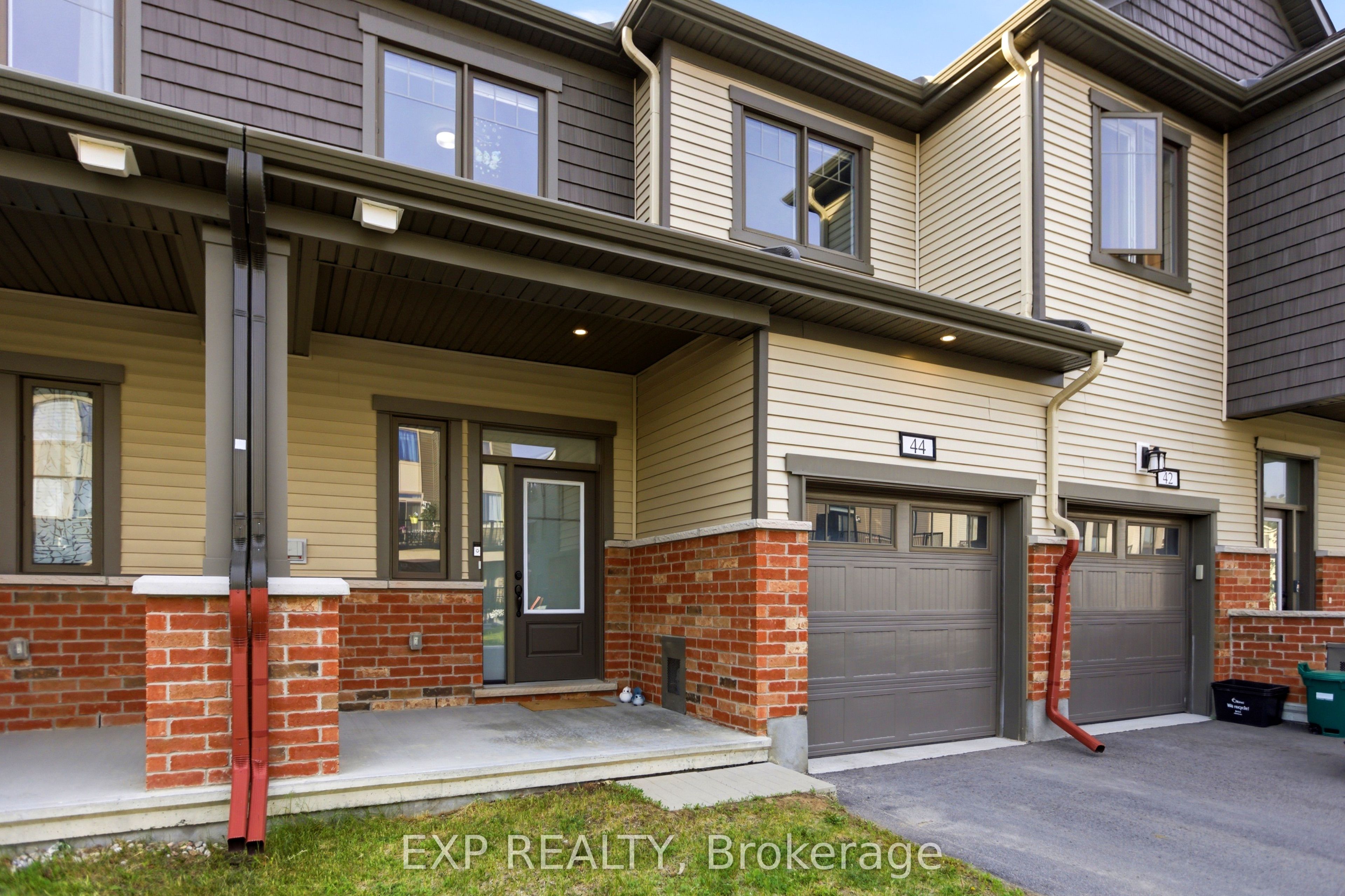 44 Lentago Avenue, Barrhaven, ON K2J 7A2 photo 2