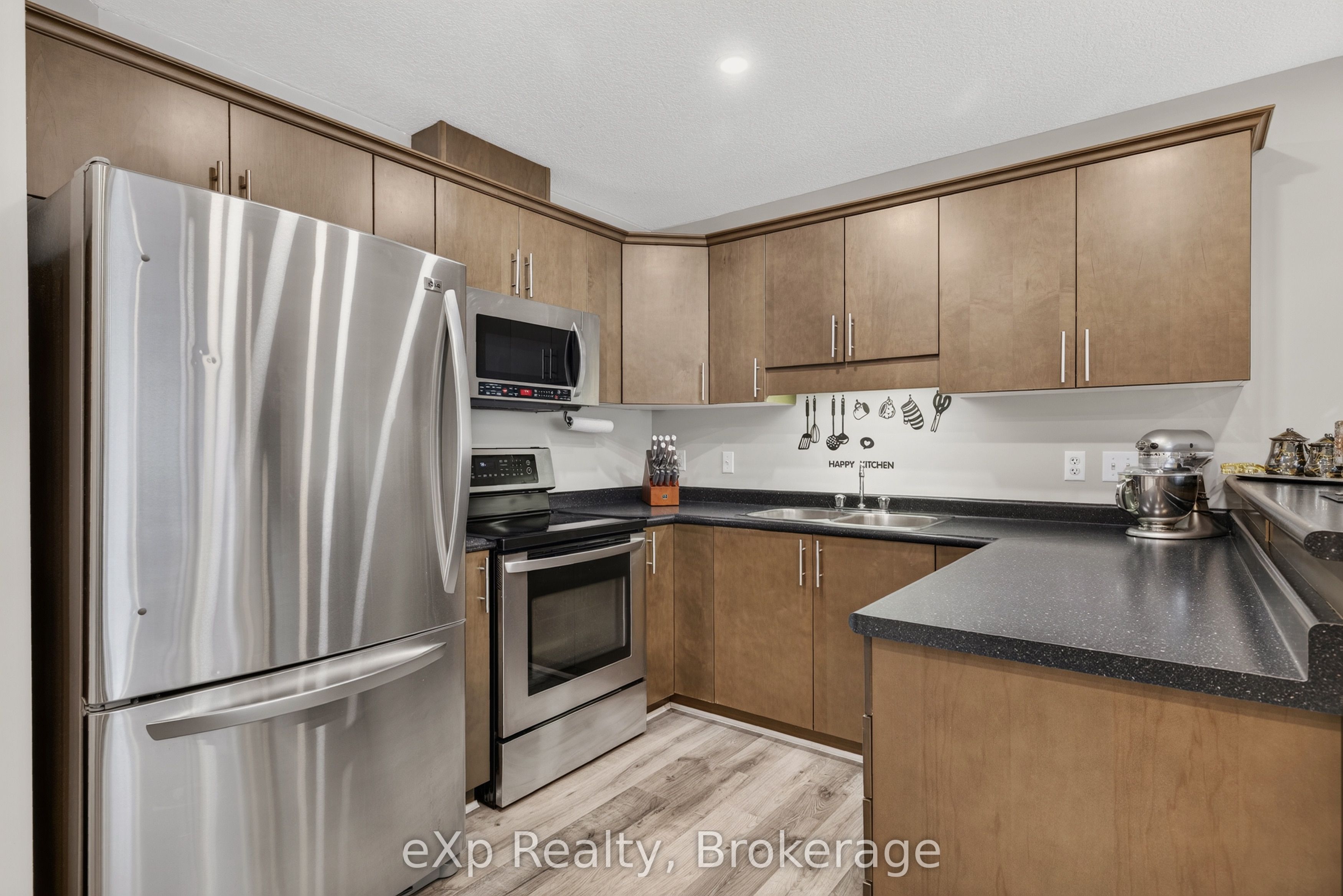 975 Strasburg Road 4, Kitchener, ON N2E 0A8 photo 4