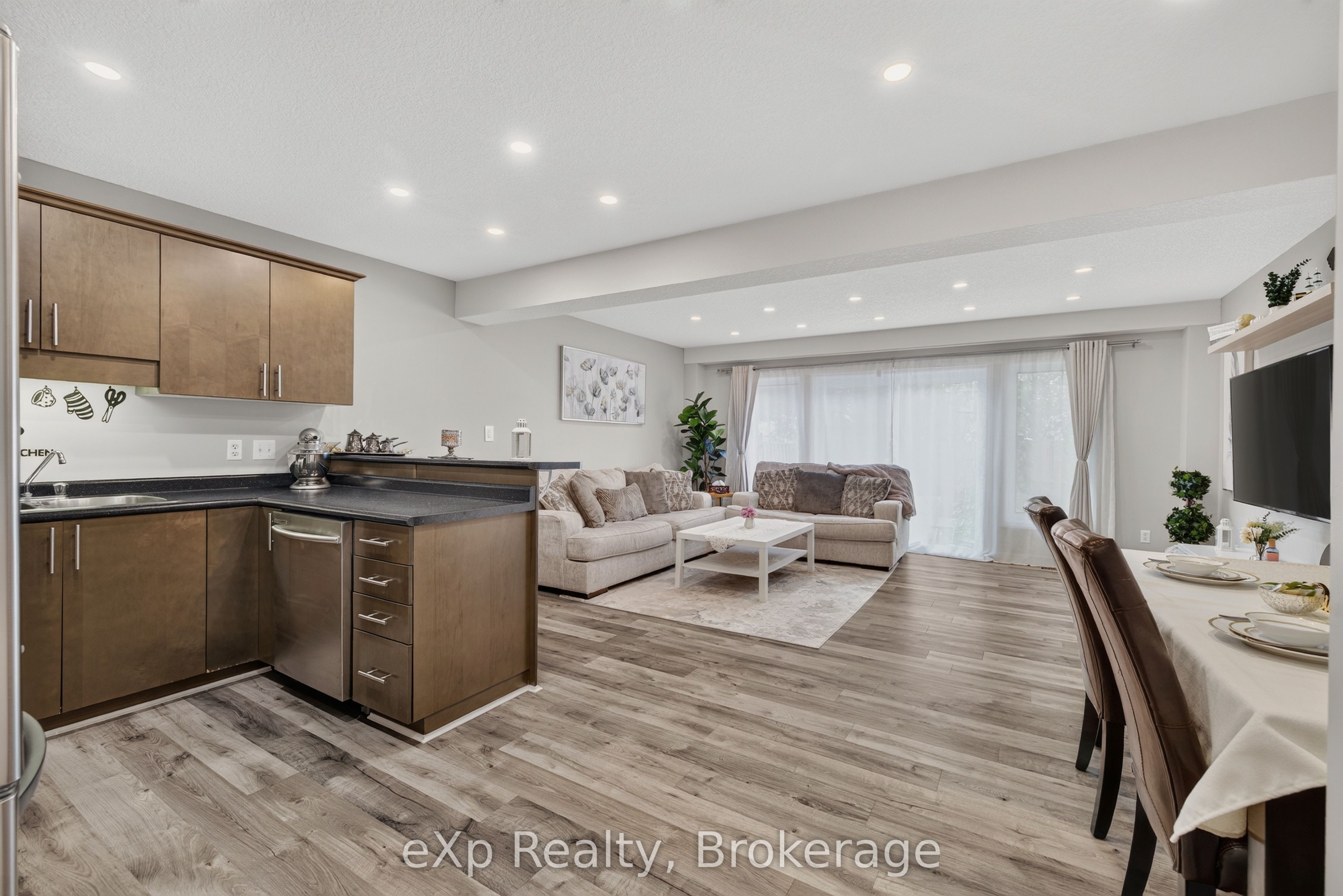 975 Strasburg Road 4, Kitchener, ON N2E 0A8 photo 5