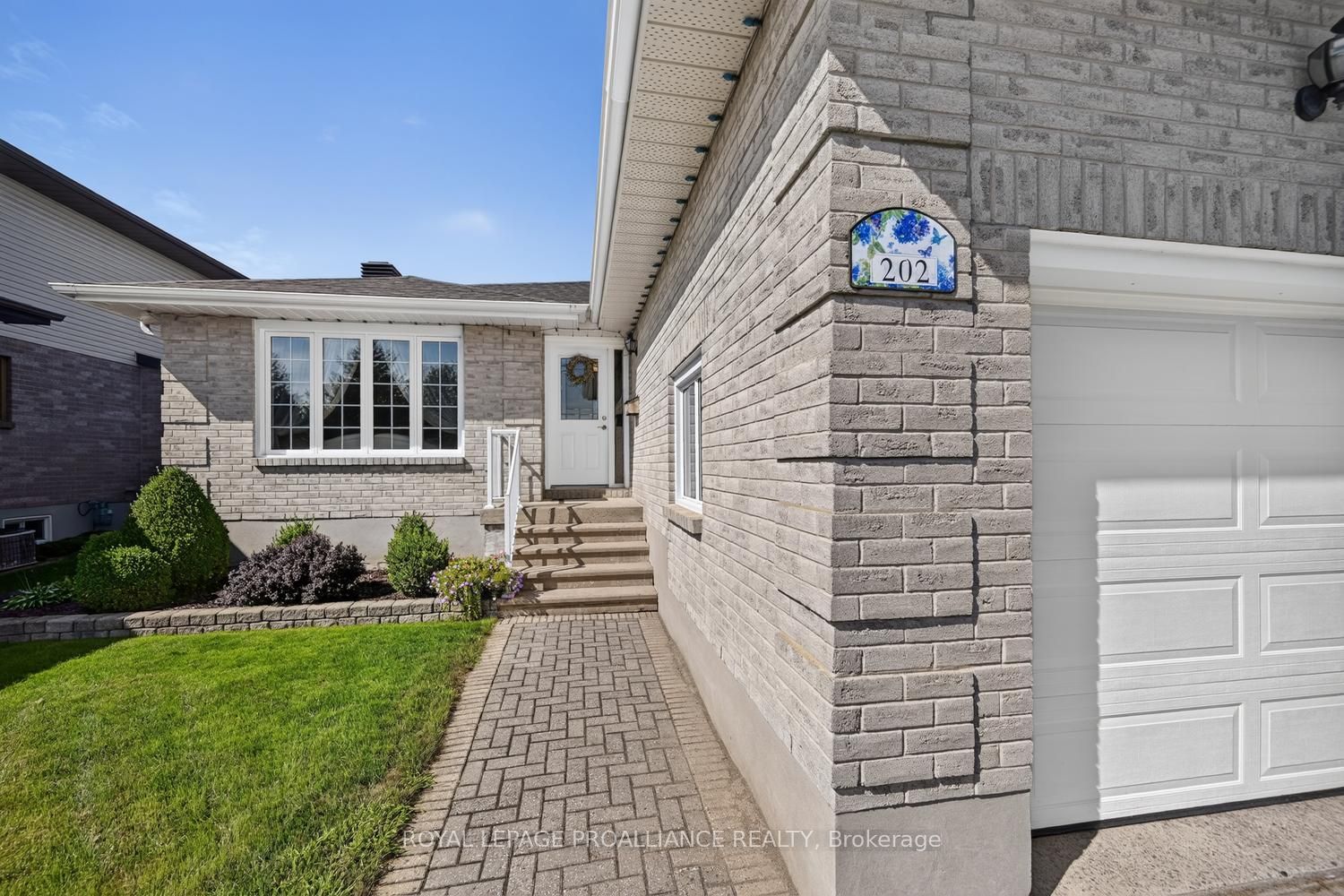 202 Beley Street, Brockville, ON K6V 6Z8 photo 3