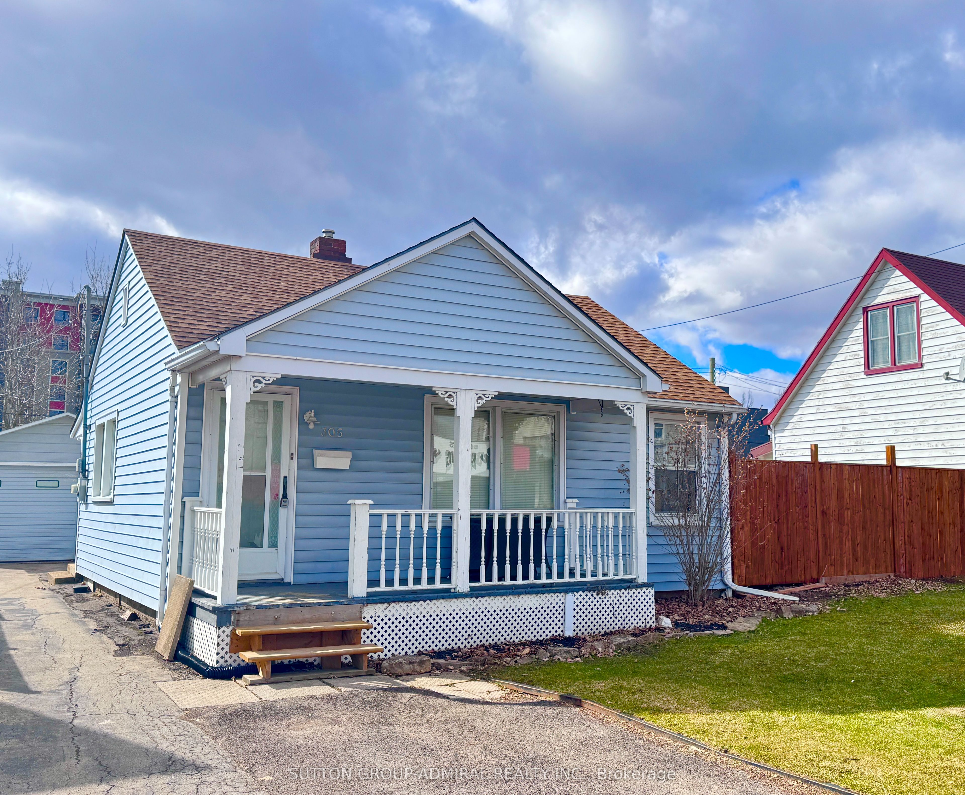 305 Crowland Avenue, Welland, ON L3B 1X5