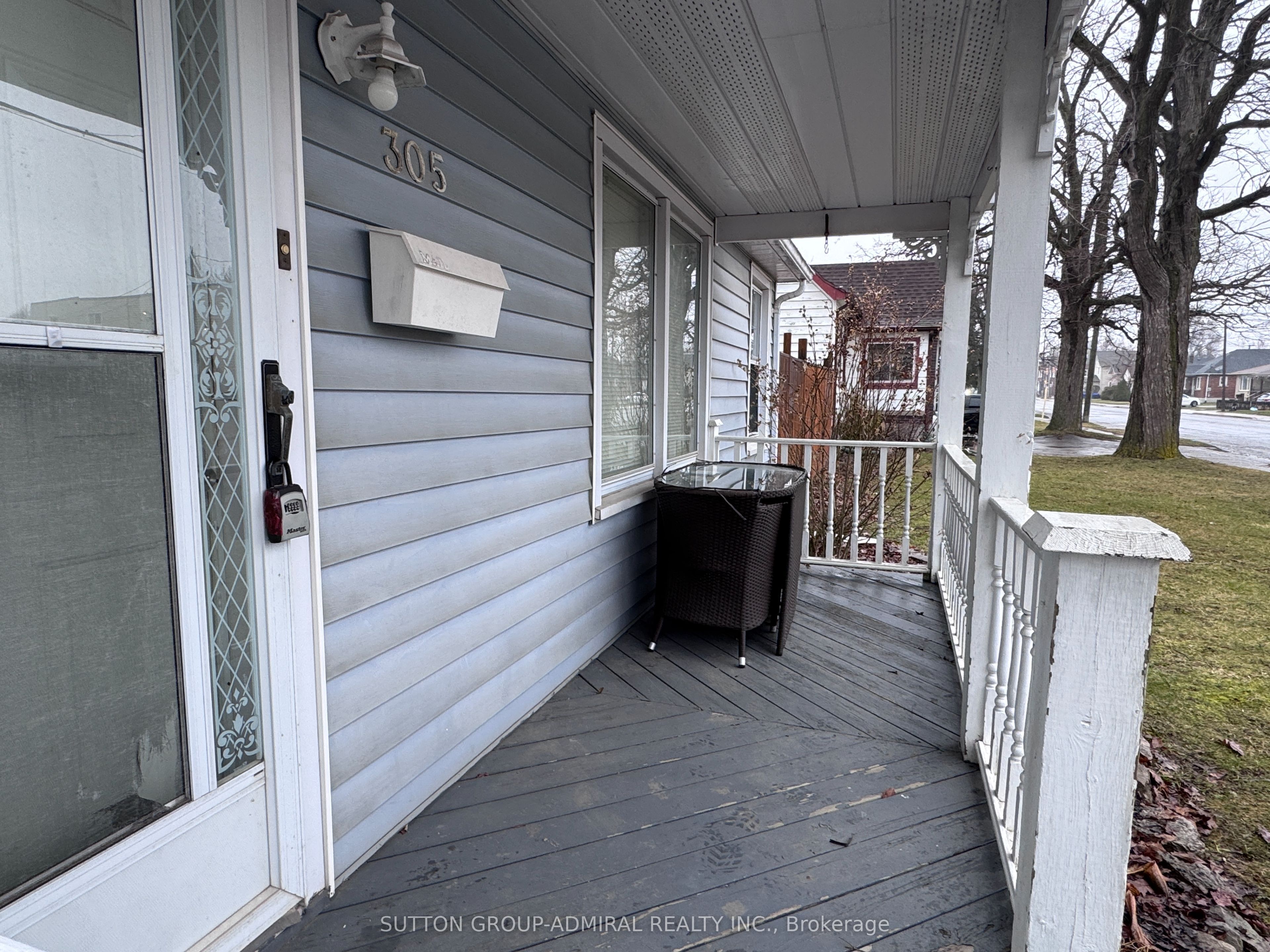 305 Crowland Avenue, Welland, ON L3B 1X5 photo 2