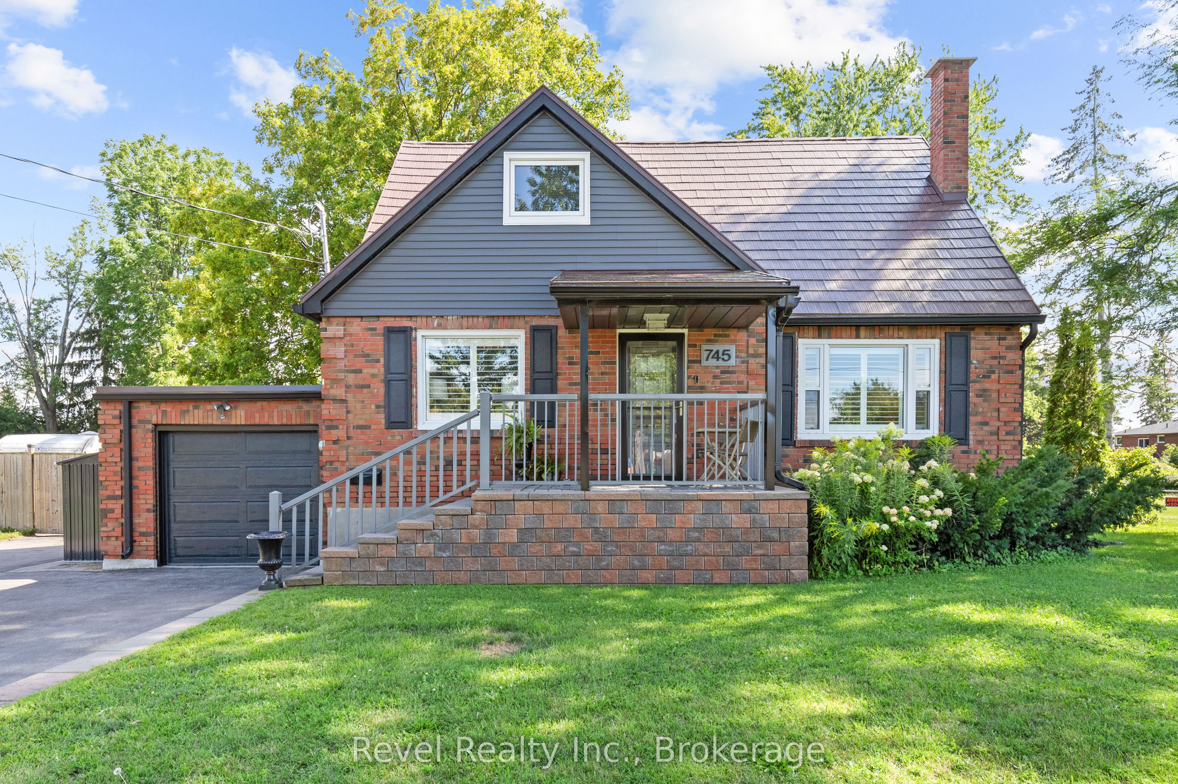 745 Crawford Drive, Peterborough, ON K9J 3W9 photo 2