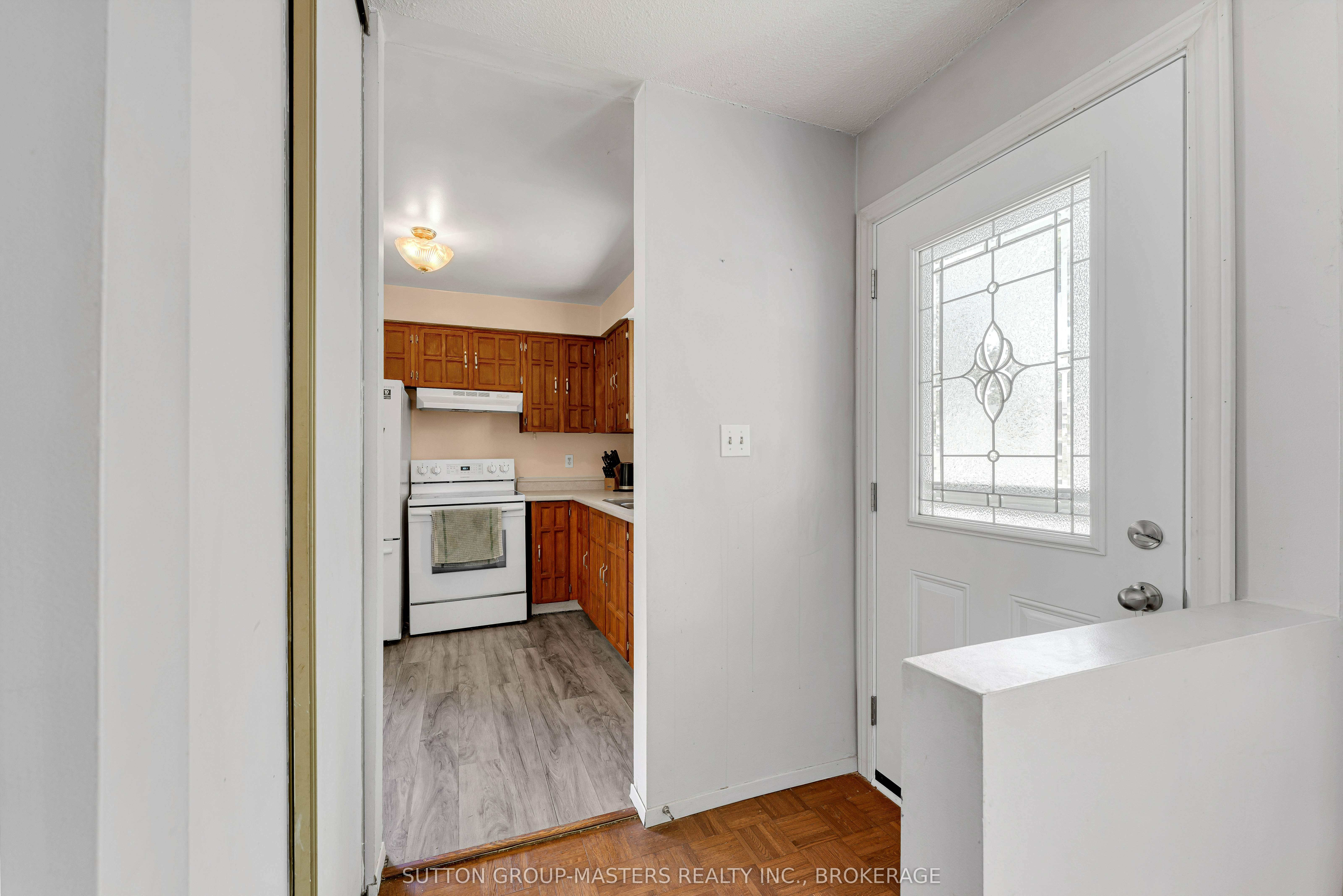 150 Dauphin Avenue, Kingston, ON K7K 6B1 photo 3