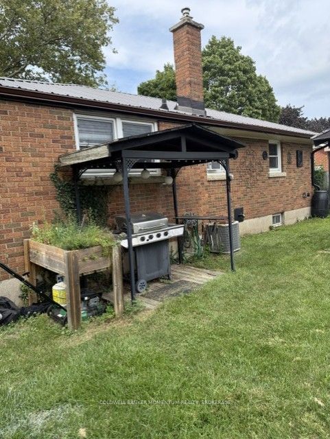 560 Carlton Street E, St. Catharines, ON L2M 4X7 photo 4