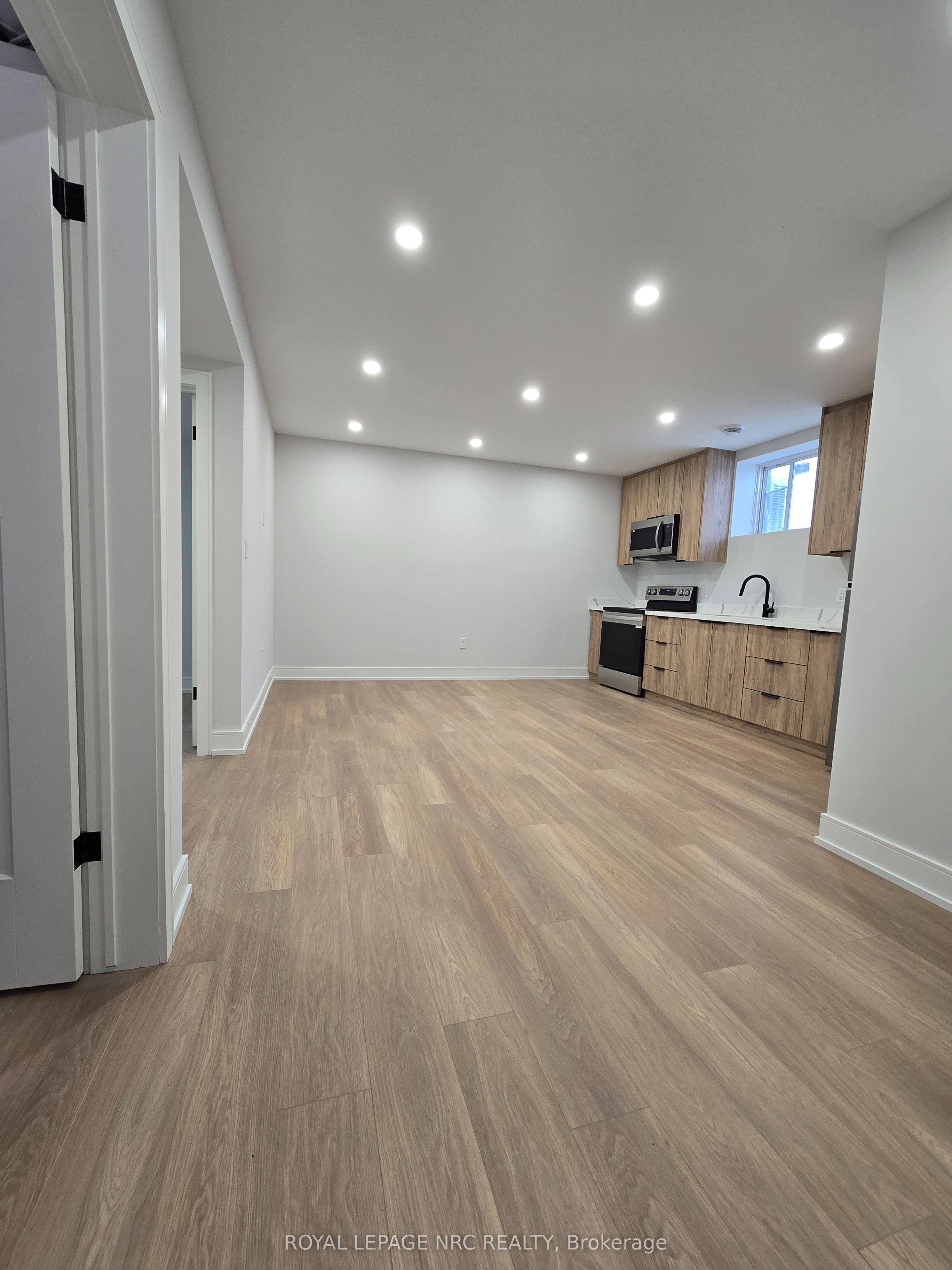 7394 Splendour Drive Lower, Niagara Falls, ON L2H 3V7 photo 5
