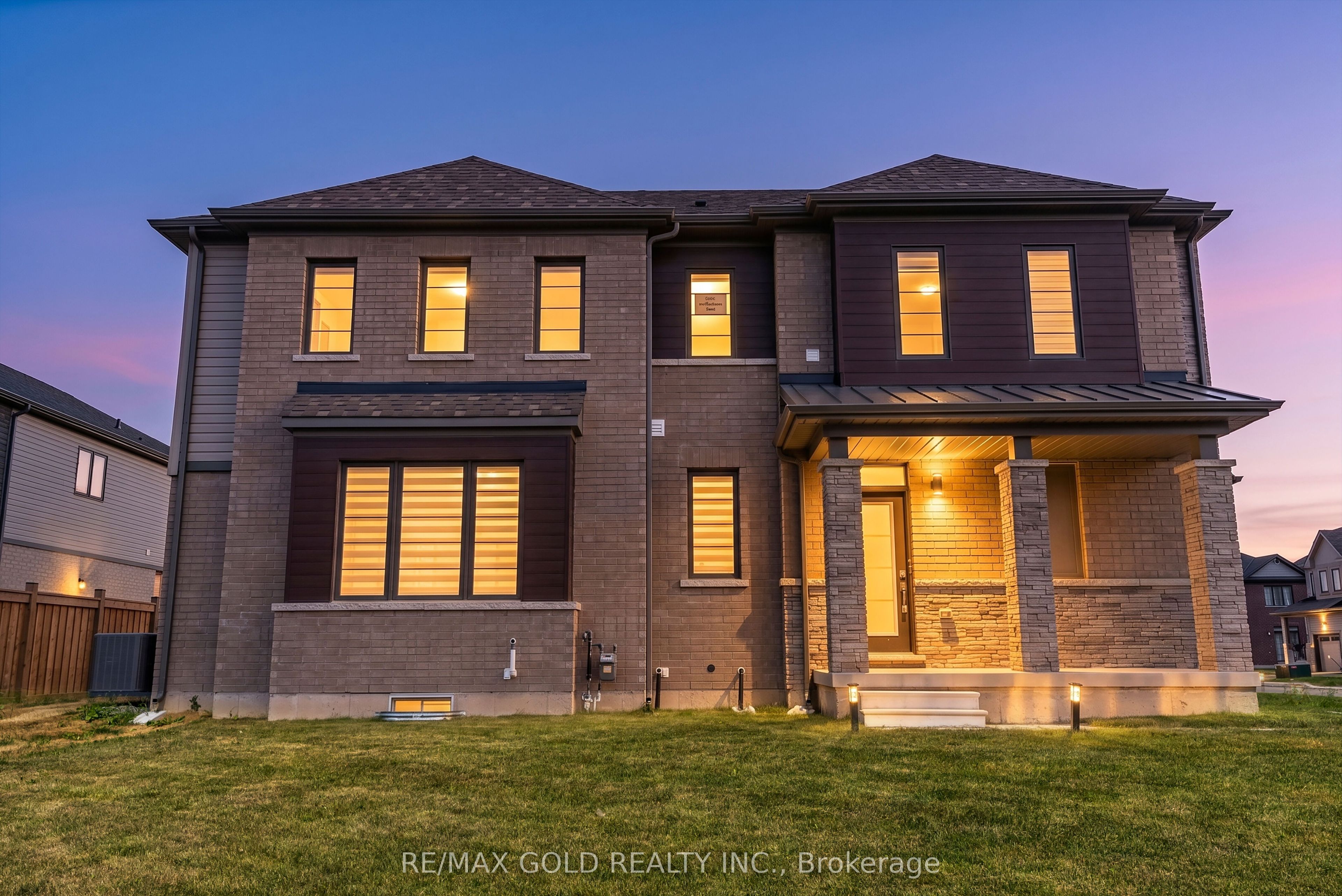 25 Heritage Way, Thorold, ON L2V 0N9